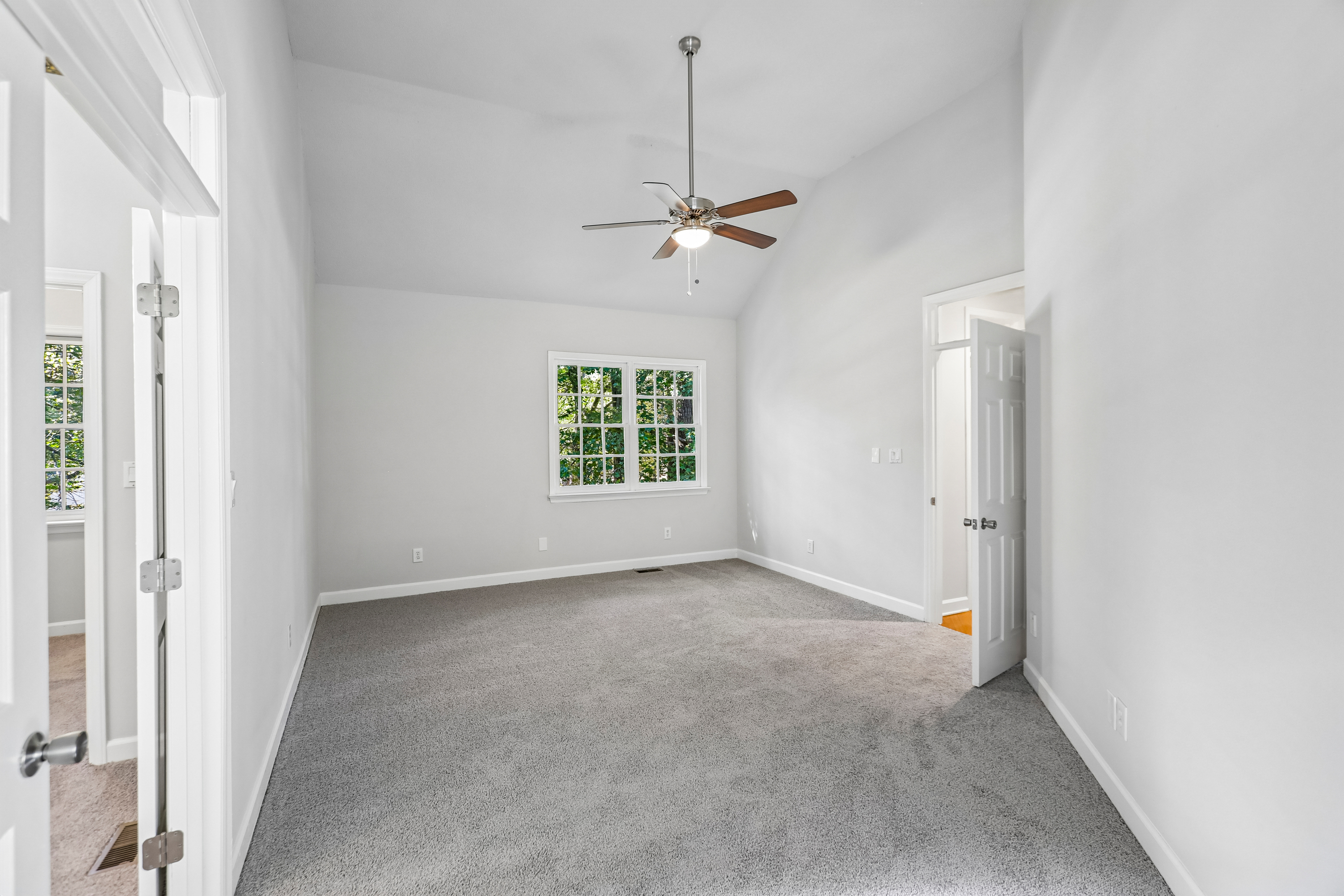 Photo 13 of 40 of 6104 Crupper Ct, Raleigh, NC
