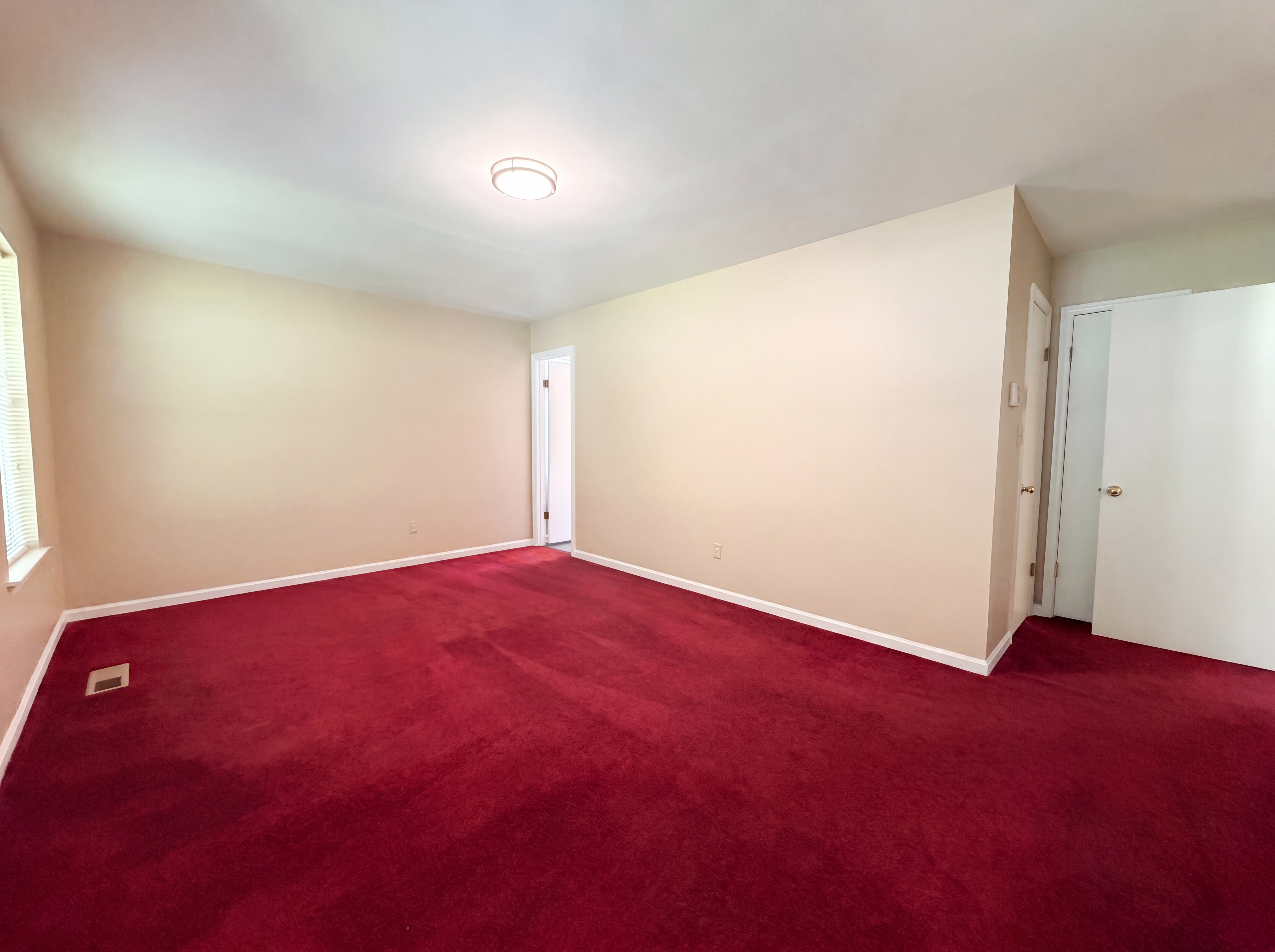 Photo 12 of 21 of 2813 Wood Dr NE, Center Point, AL