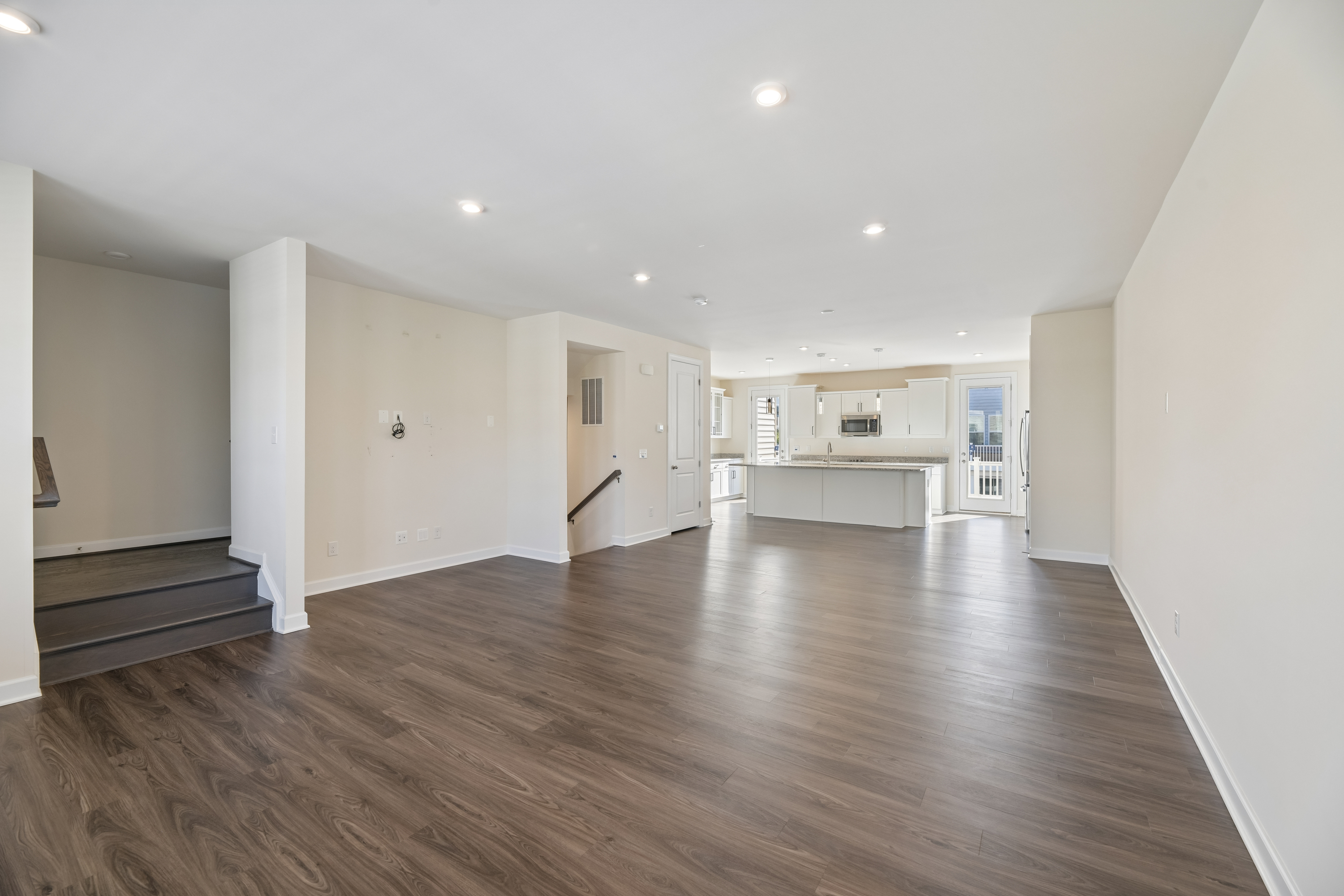 Photo 16 of 60 of 8124 Bock Farm Pl, Alexandria, VA