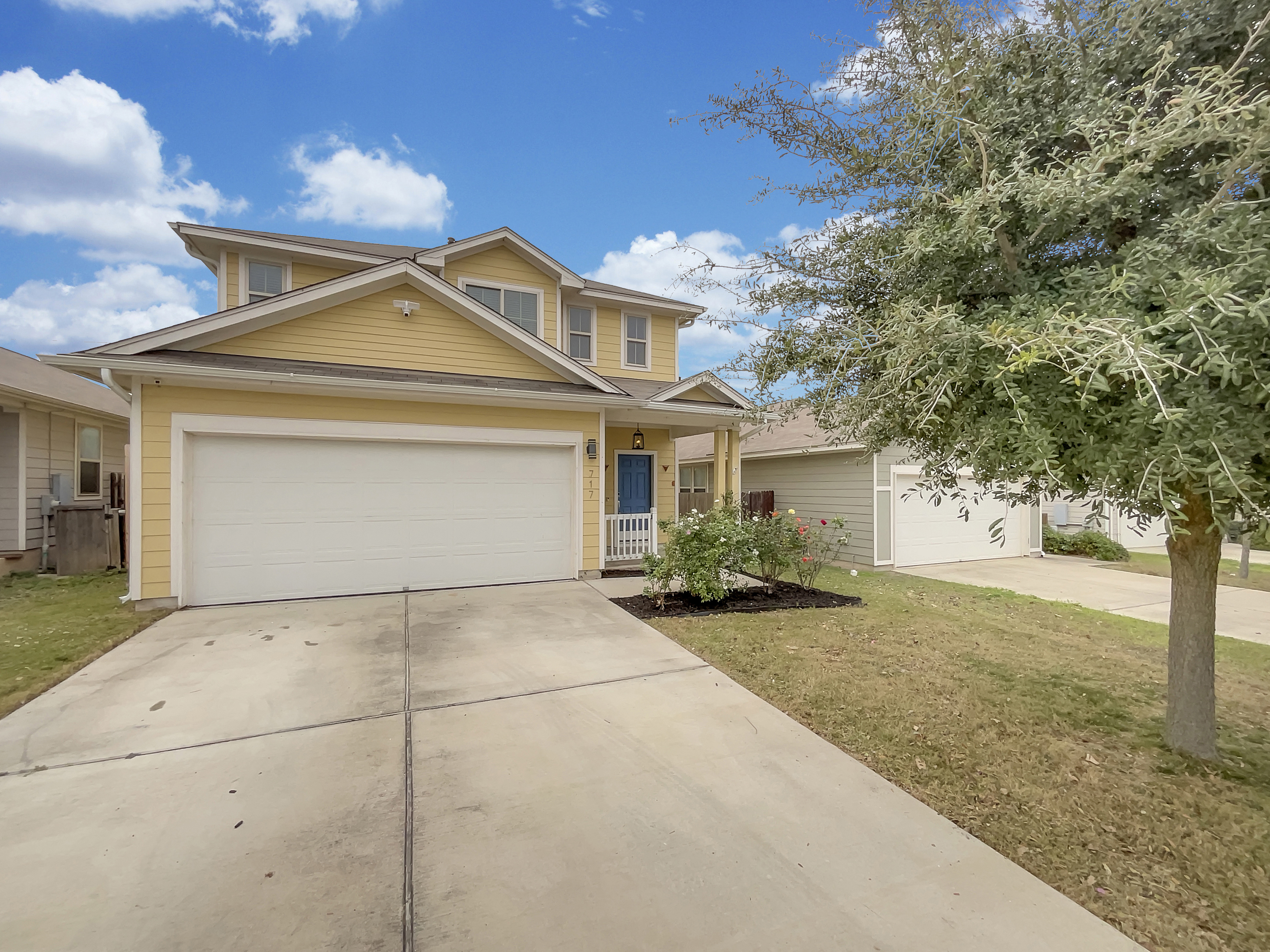 Photo 7 of 34 of 717 Twisted Oaks Ln, Buda, TX