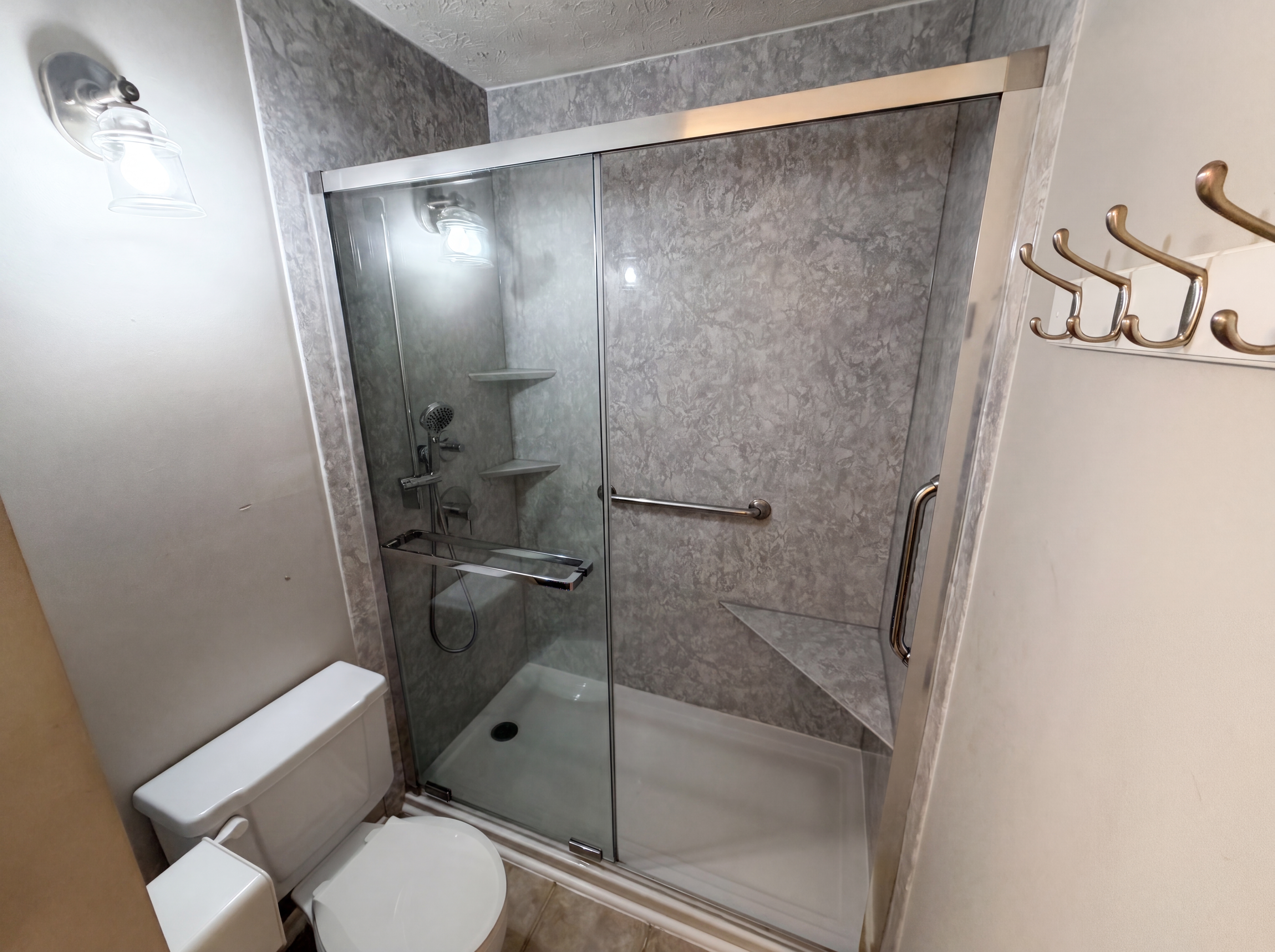 Photo 12 of 18 of 6818 Glenridge Dr, Atlanta, GA