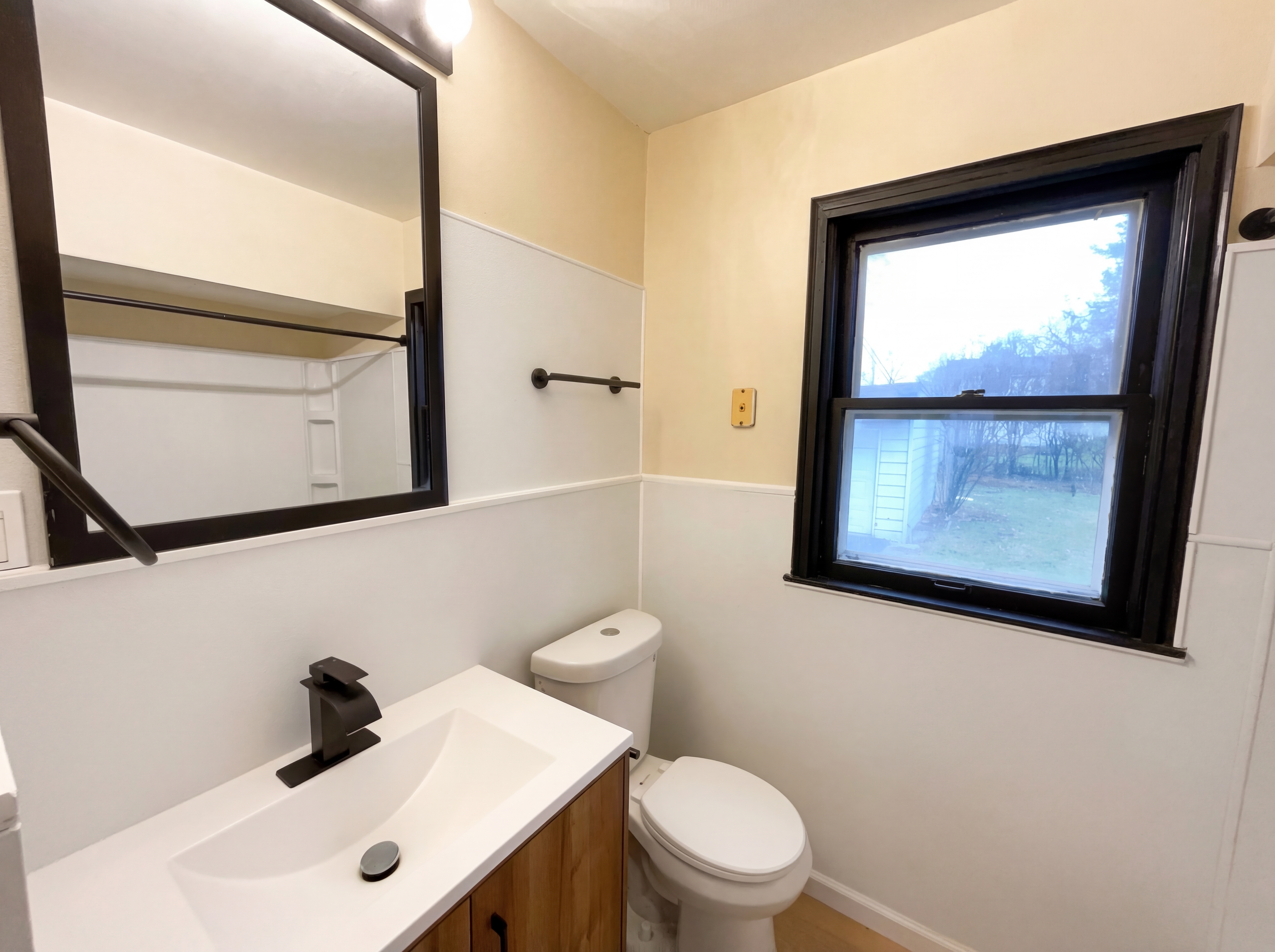 Photo 6 of 23 of 20511 Balfour Rd, Warrensville Heights, OH