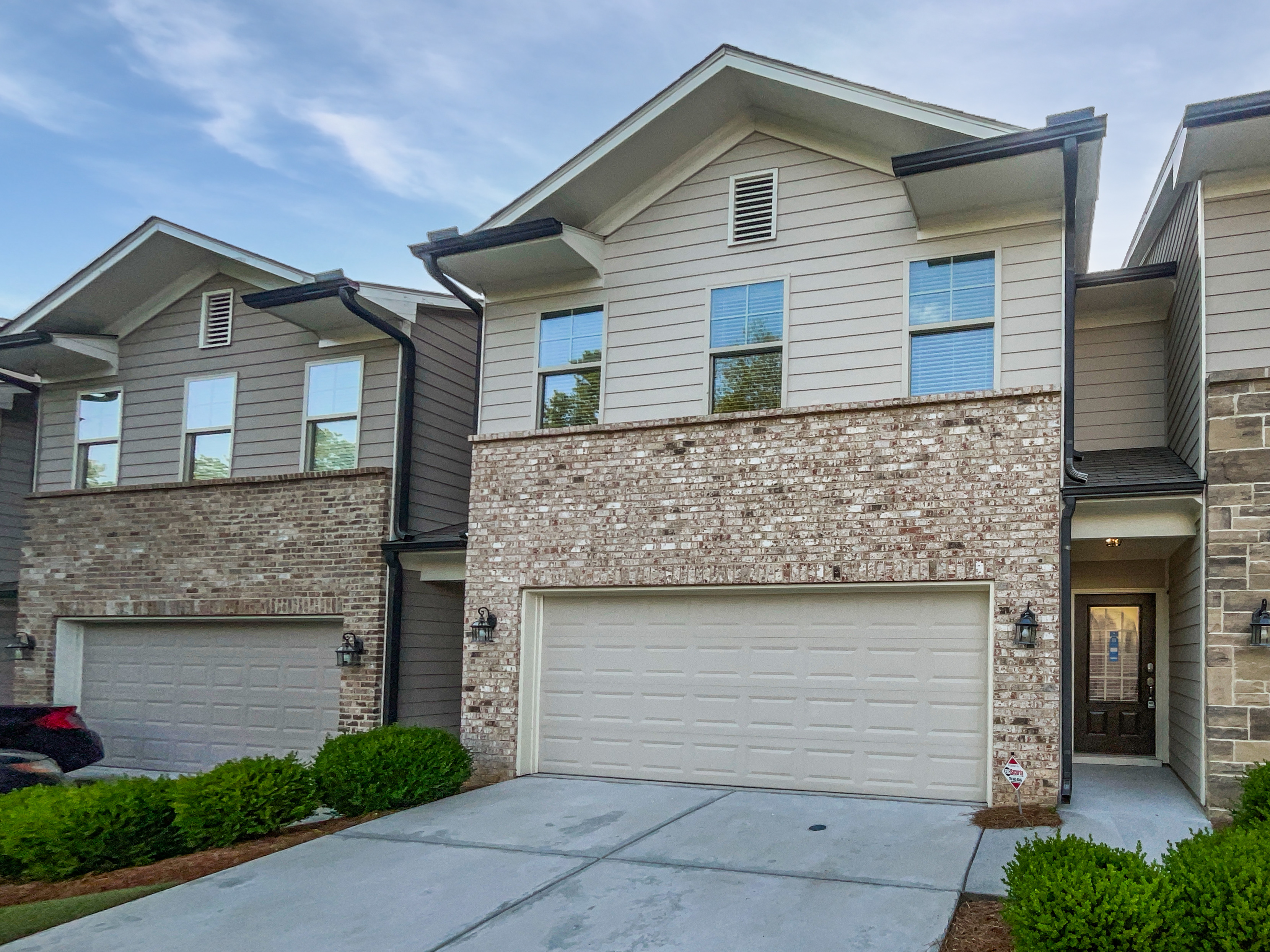 Photo 3 of 48 of 3279 Wild Basil Ln, Buford, GA