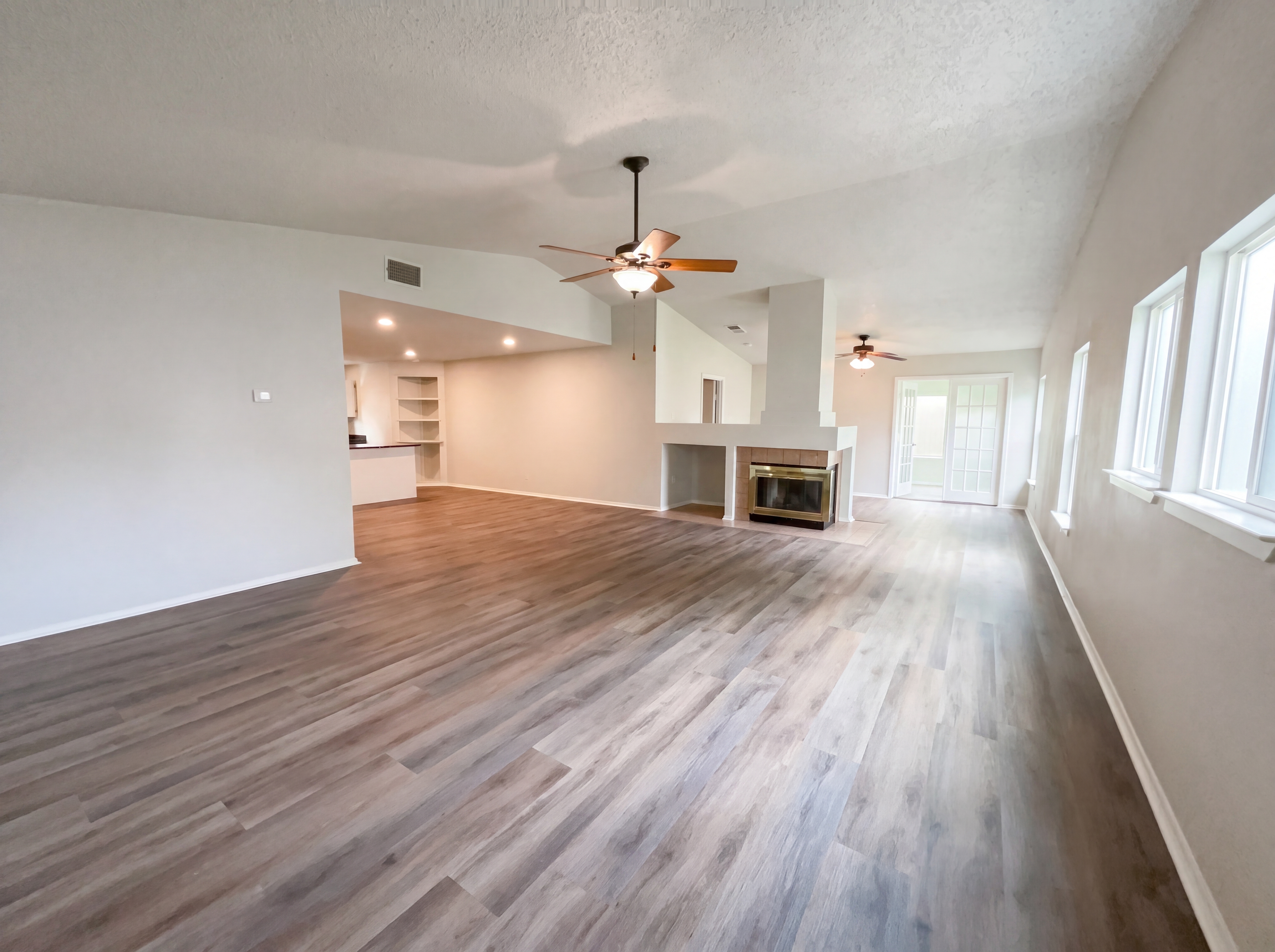 Photo 6 of 17 of 1210 Fillmore Dr, San Antonio, TX