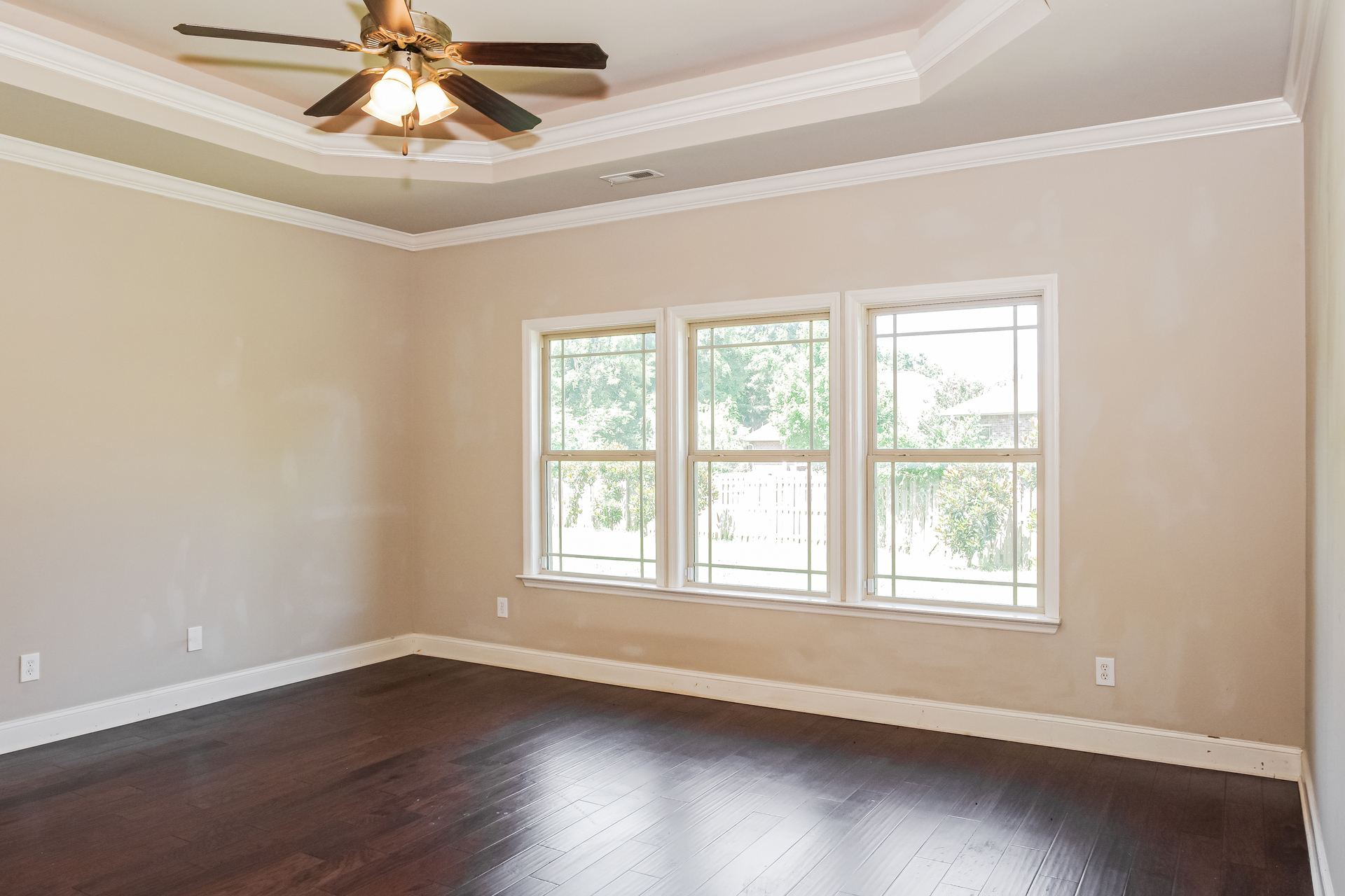 Photo 4 of 21 of 402 Mossyleaf Dr SW, Huntsville, AL
