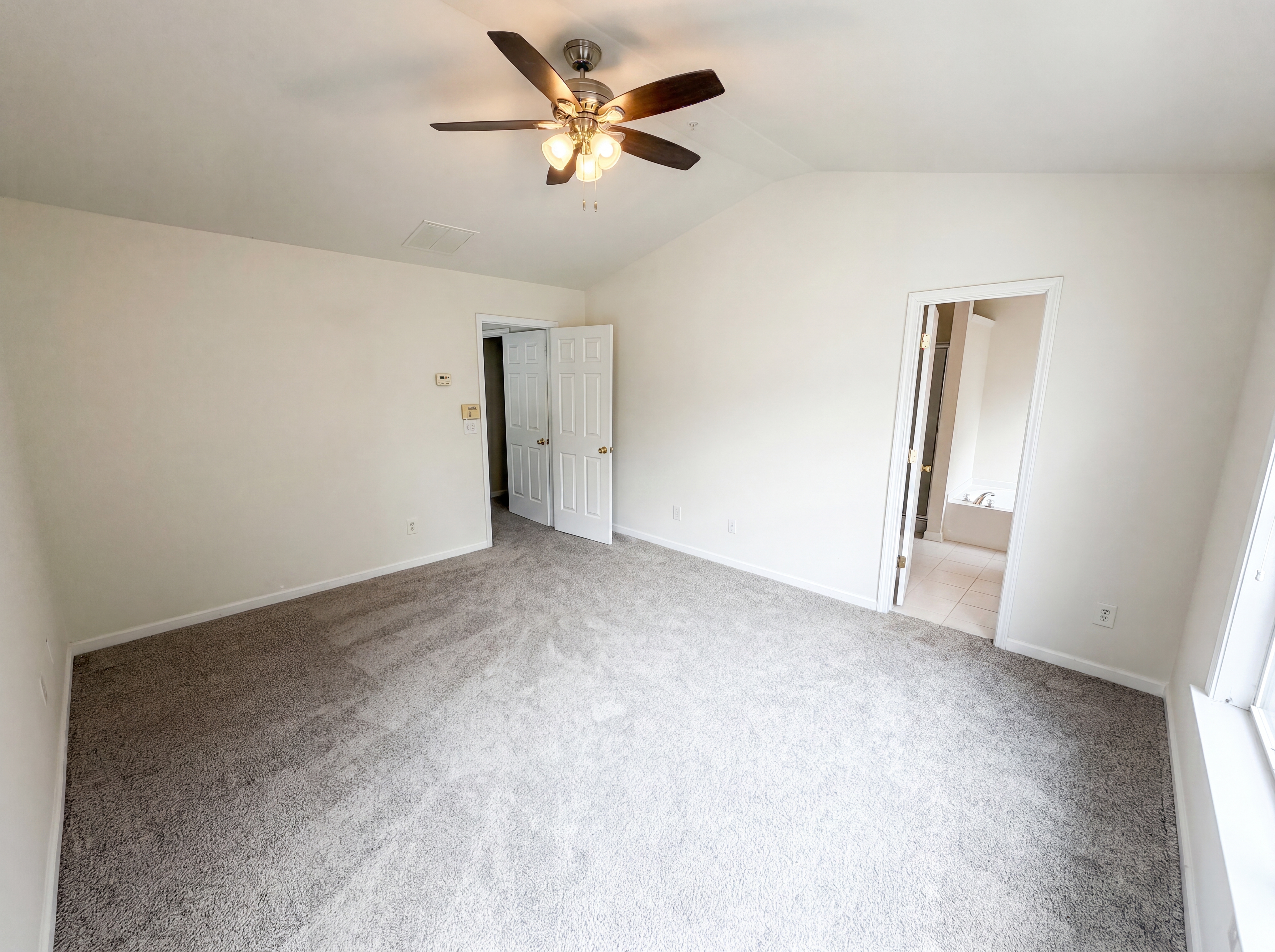 Photo 16 of 29 of 4660 Creekside Villas Way SE, Smyrna, GA
