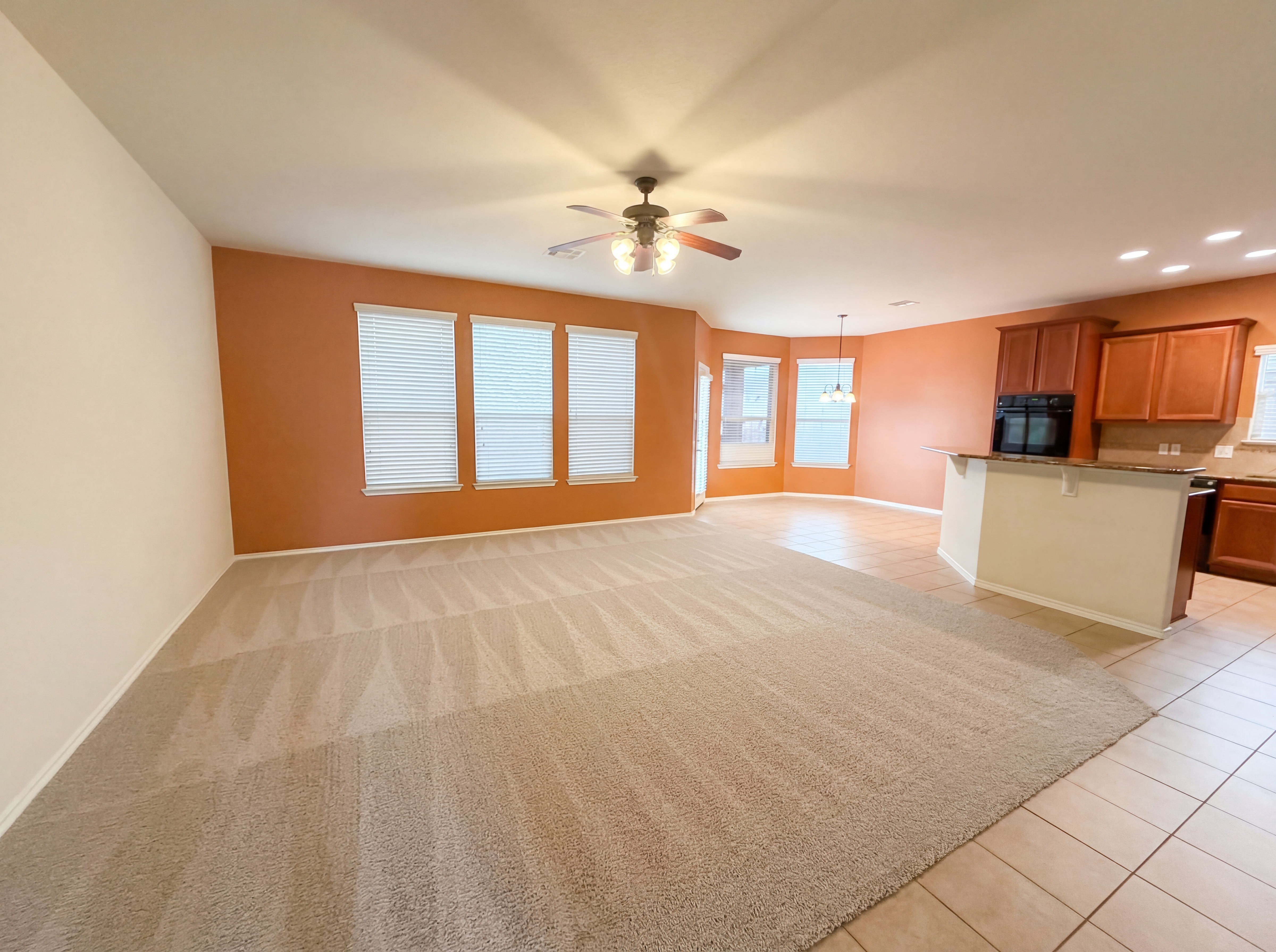 Photo 3 of 24 of 6206 Suellen Ln, Killeen, TX