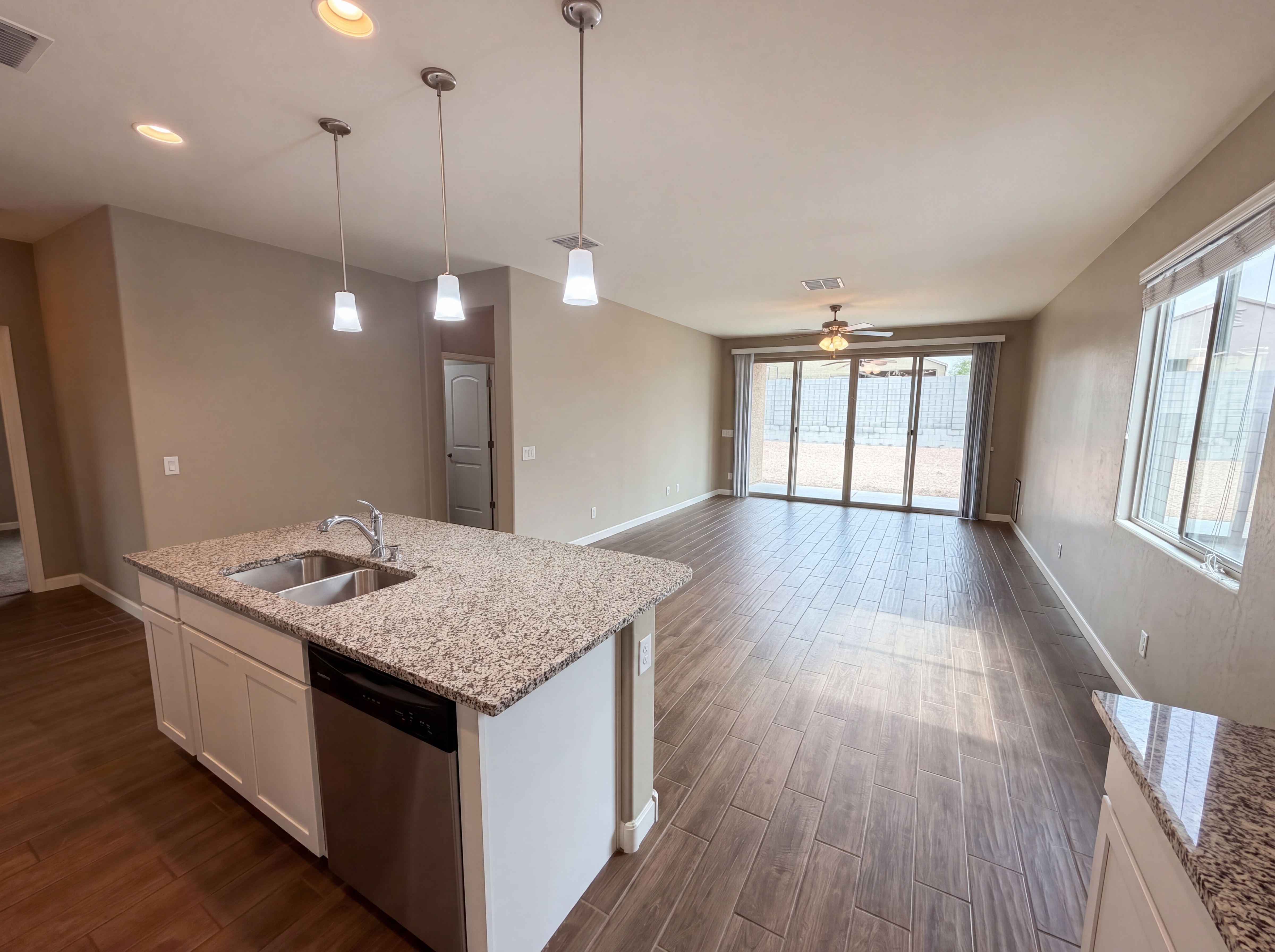 Photo 8 of 31 of 23680 W Magnolia Dr, Buckeye, AZ
