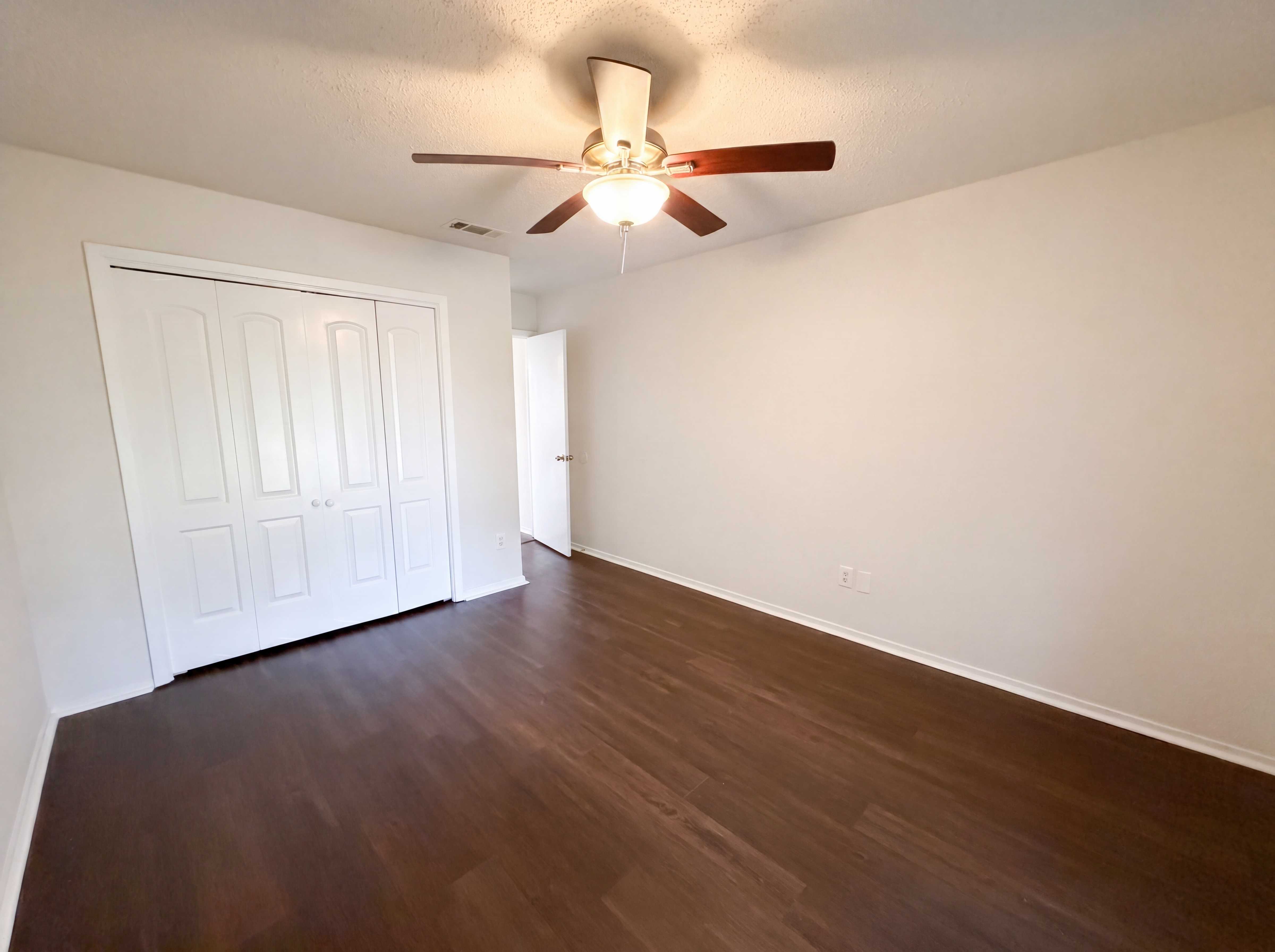 Photo 11 of 17 of 5410 Vagas Dr, Rowlett, TX