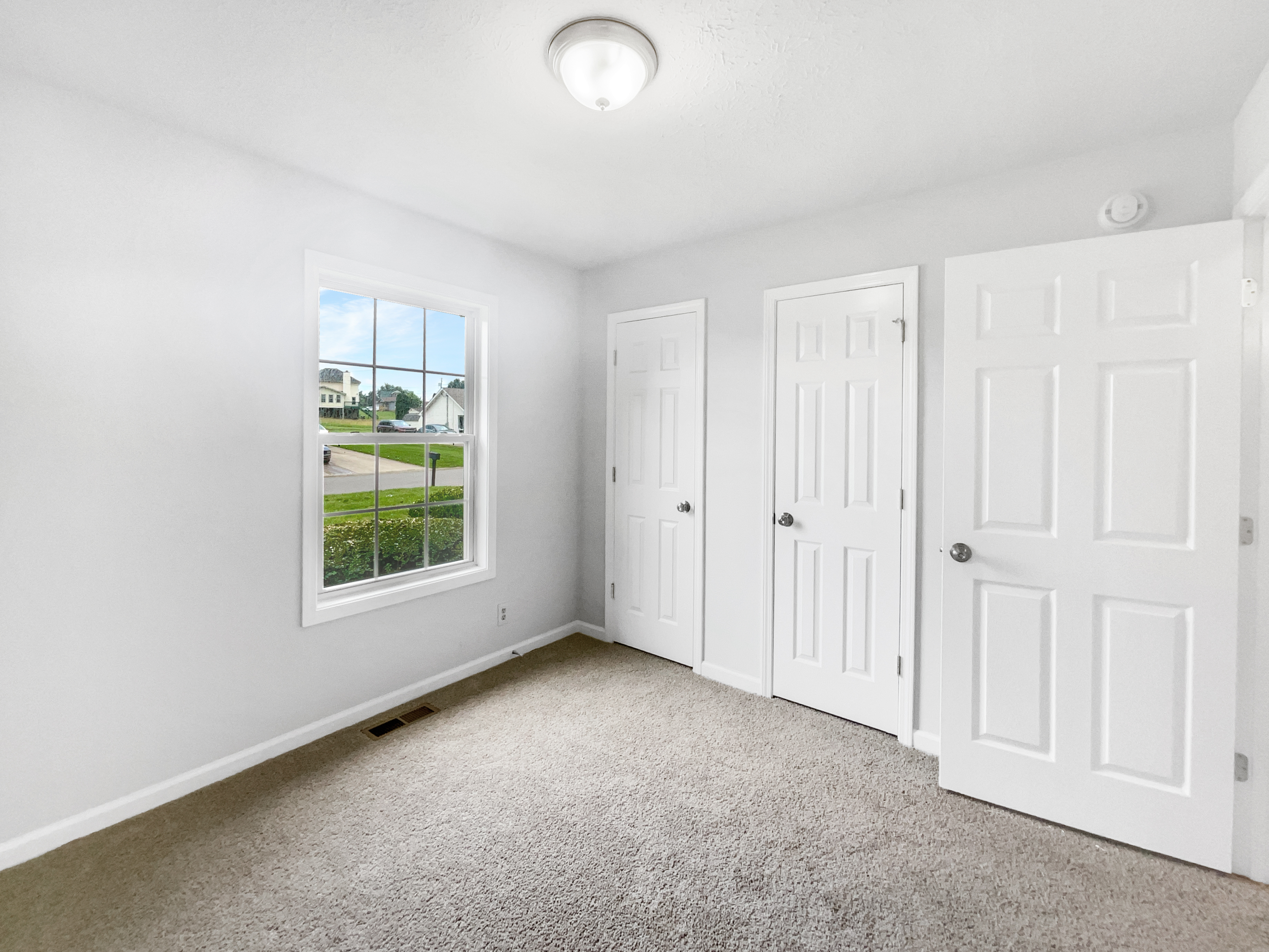 Photo 12 of 21 of 1274 Silver Star Dr, Clarksville, TN
