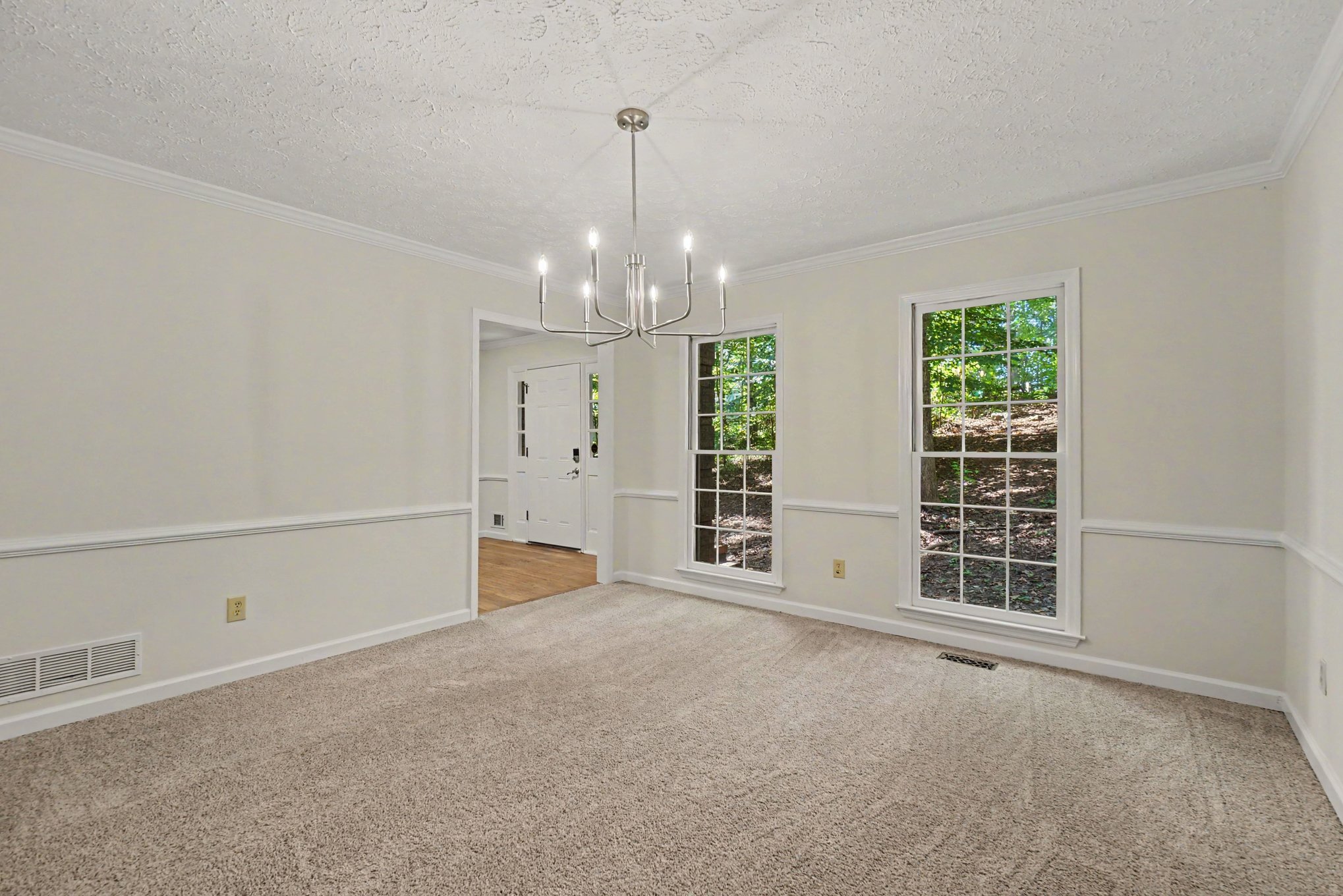 Photo 6 of 20 of 515 Teresa Ln, Canton, GA
