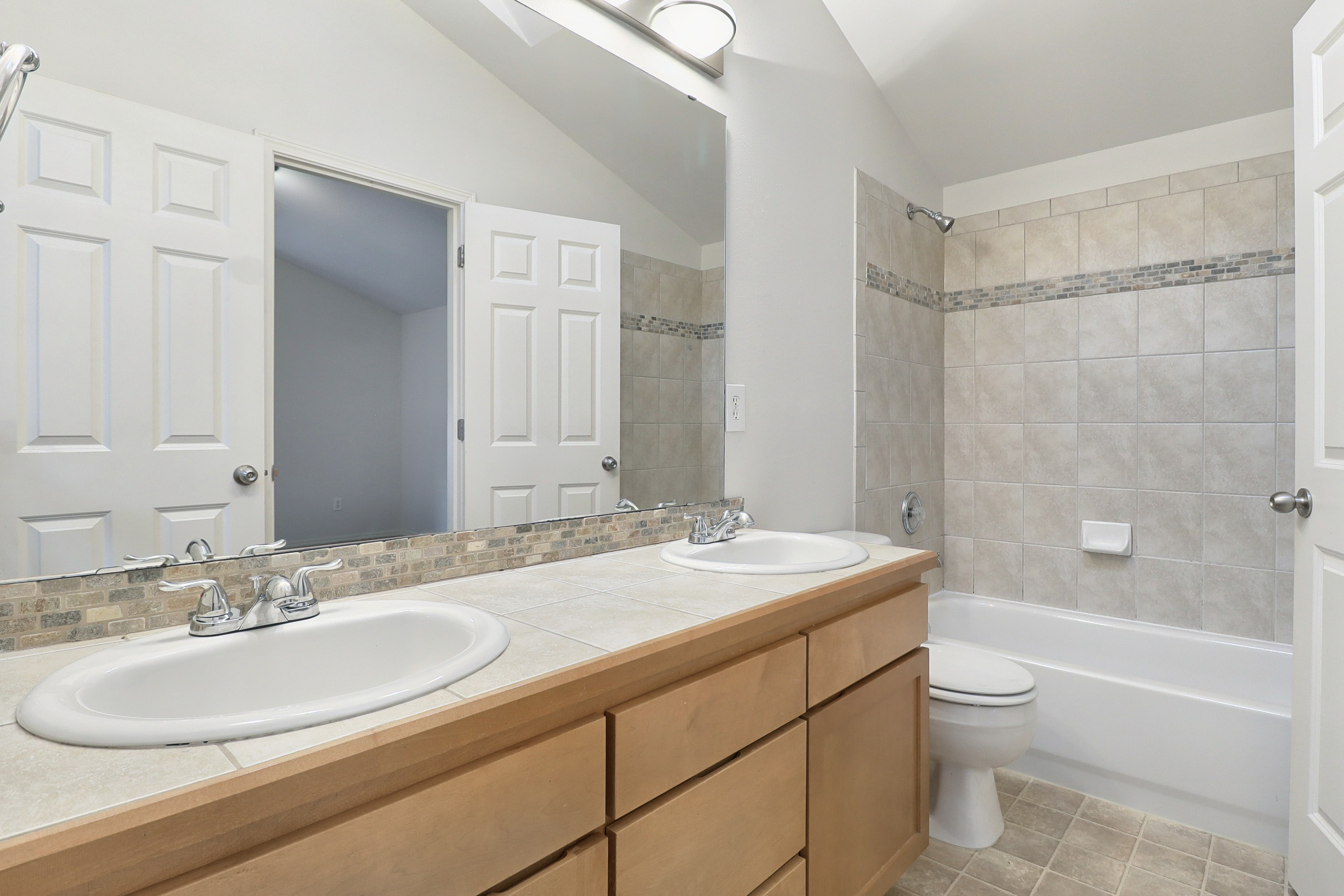 Photo 11 of 21 of 8504 Nesbit Ave N, Seattle, WA