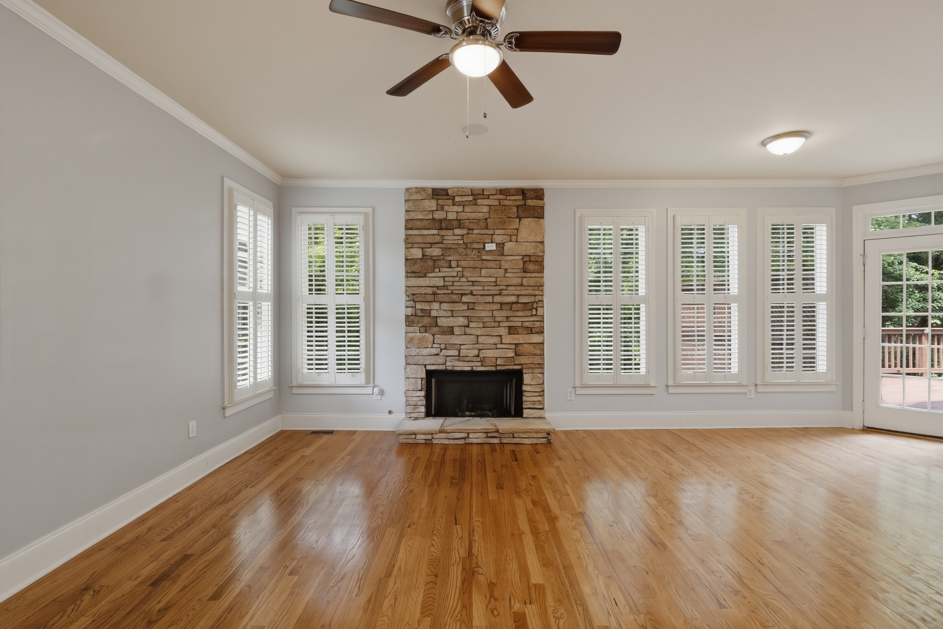Photo 7 of 51 of 4530 Oak Brook Dr SE, Smyrna, GA