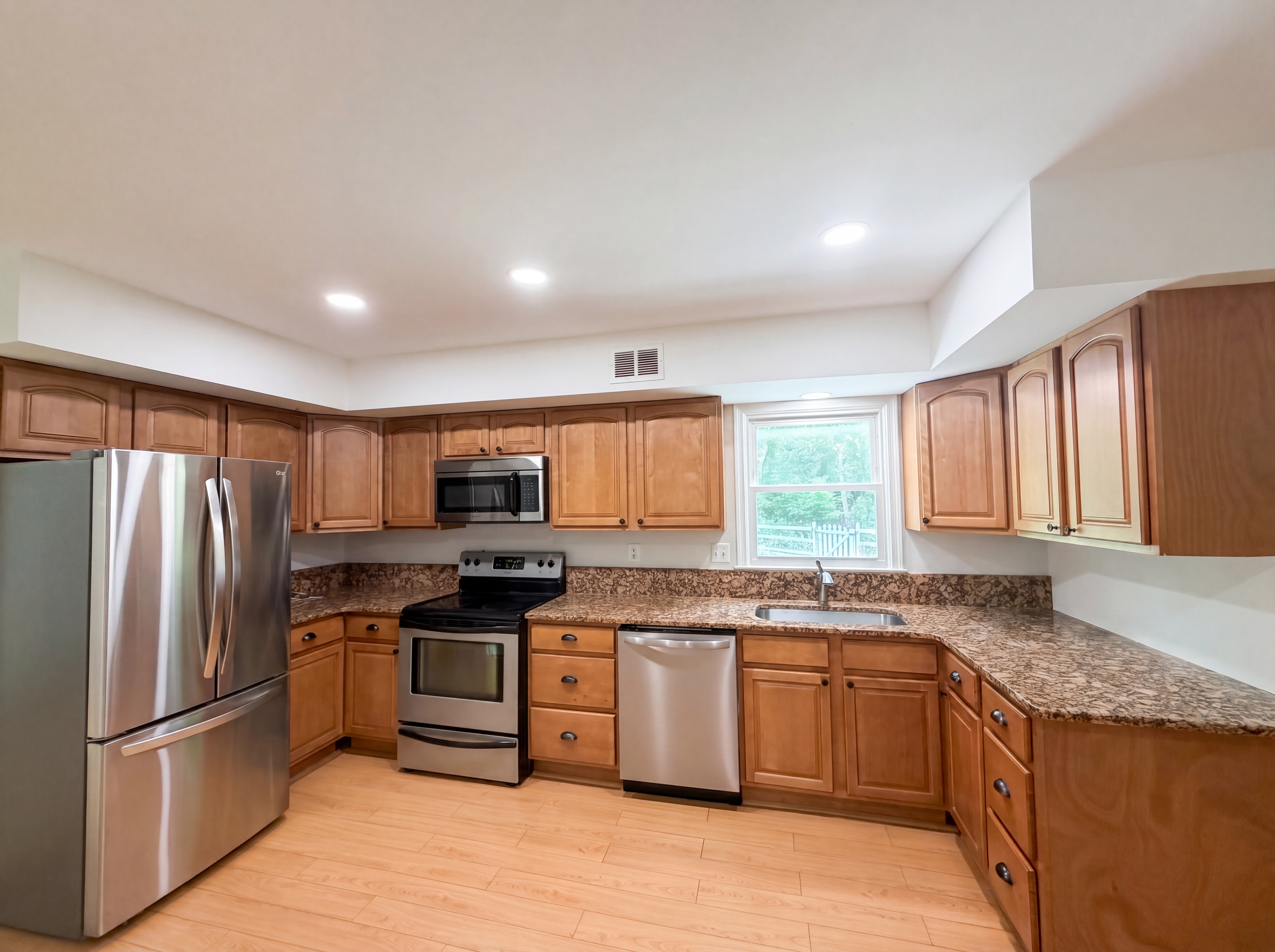 Photo 2 of 54 of 3211 Fox Mill Rd, Oakton, VA