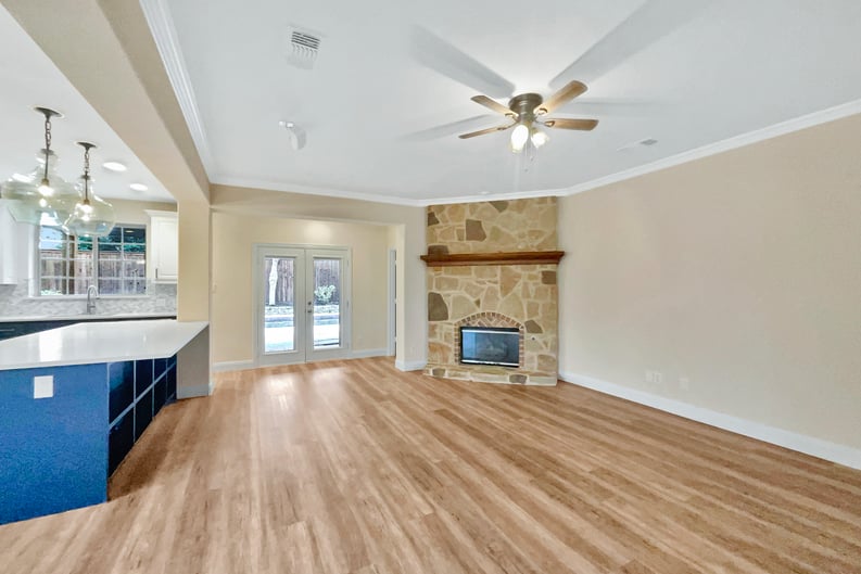 Property photo 3 of 941 Fox Ridge Trl
