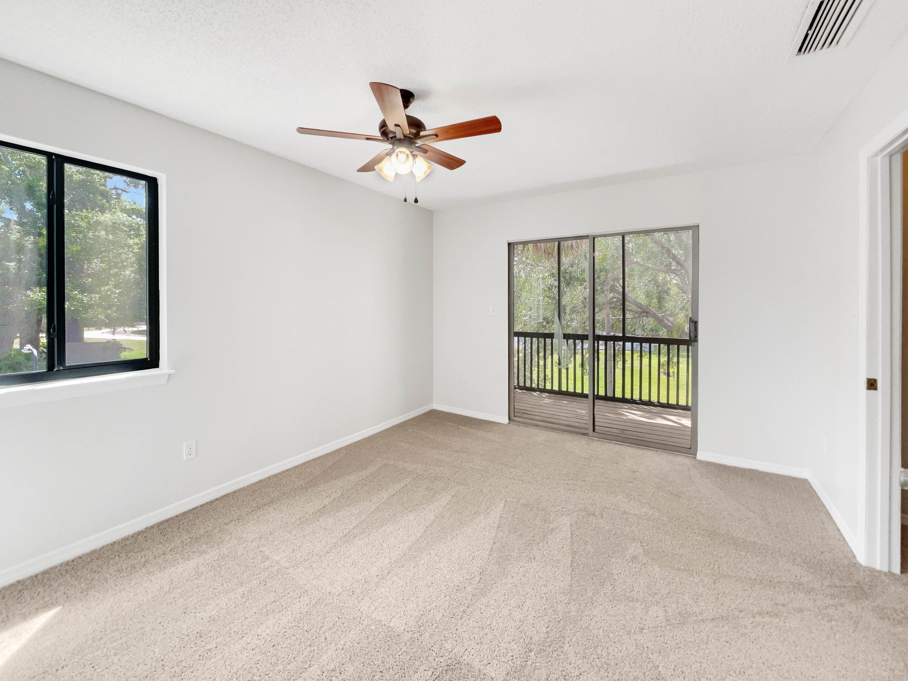 Photo 16 of 24 of 1404 Oak Pl, Apopka, FL