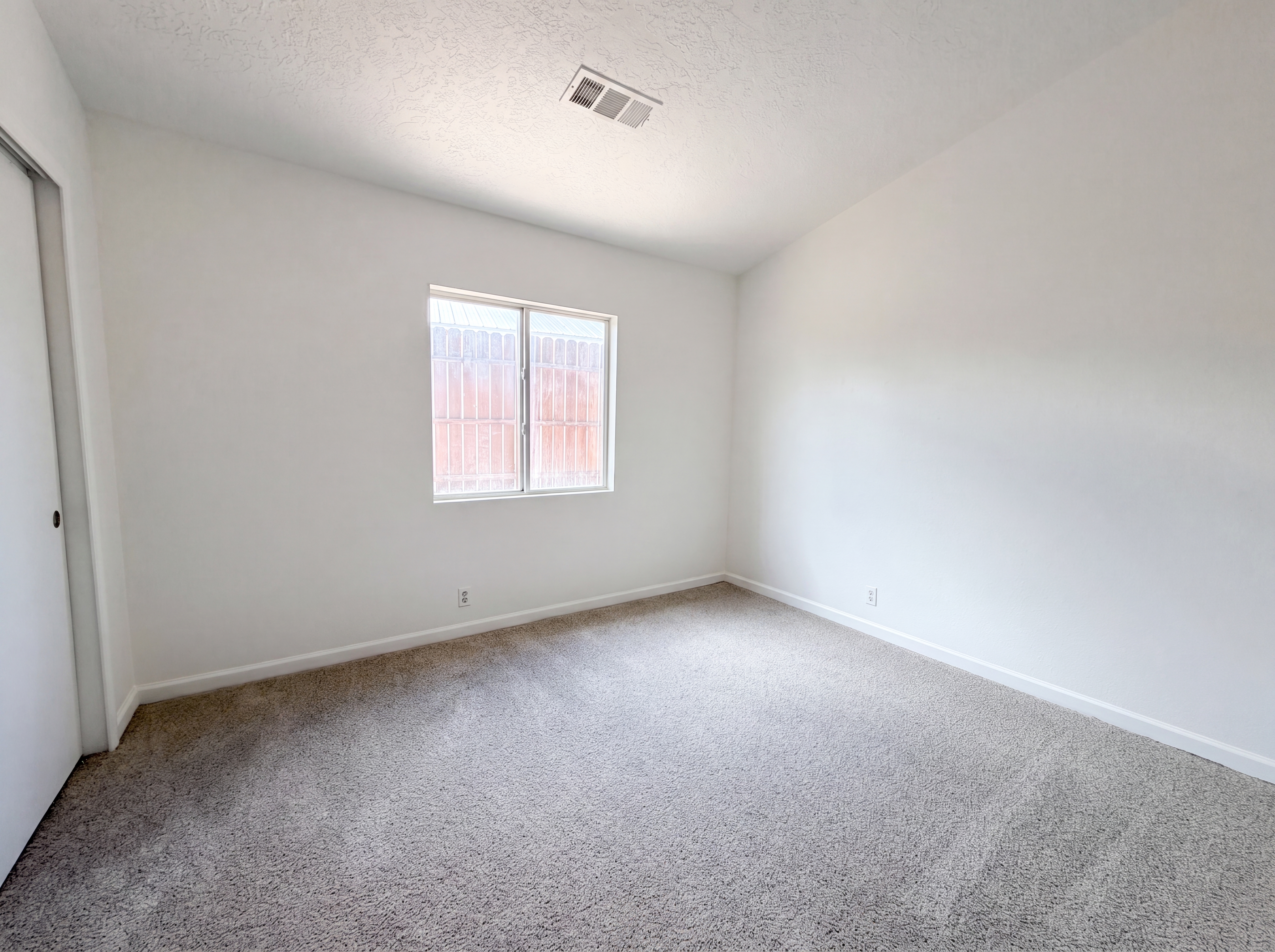 Photo 10 of 17 of 6948 Angela Dr NE, Rio Rancho, NM