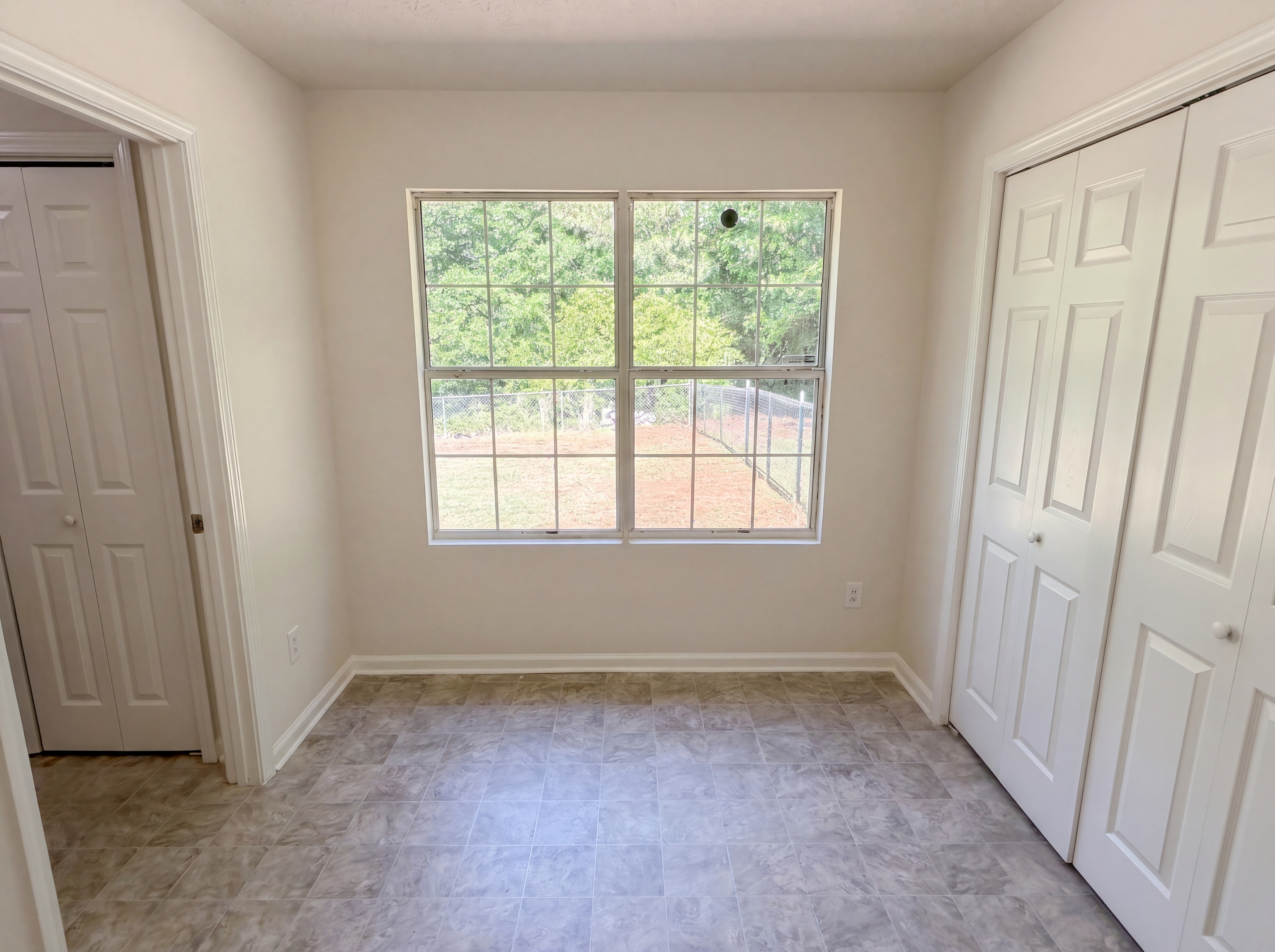 Photo 20 of 27 of 182 Livingston Ln, Covington, GA