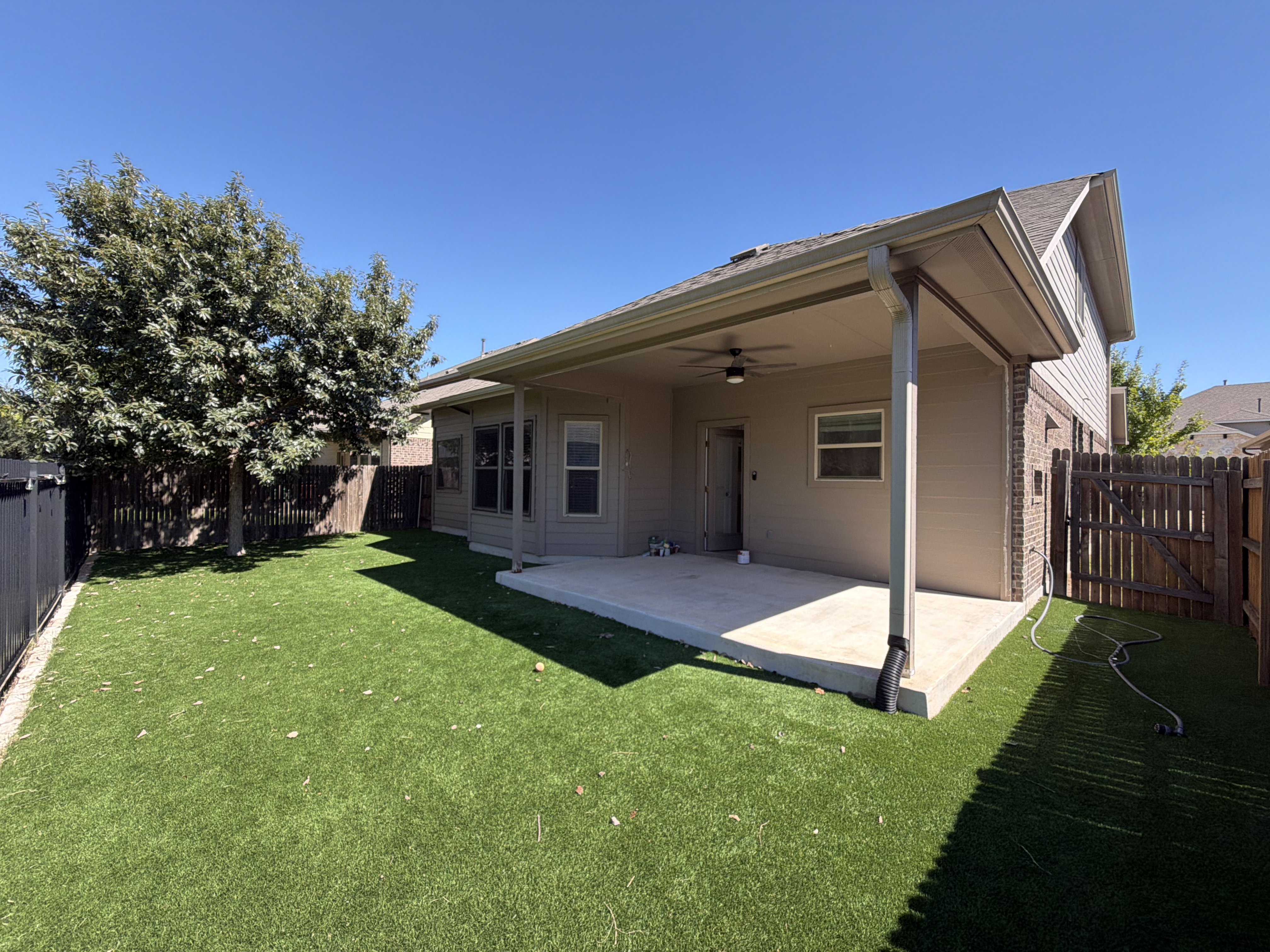 Photo 5 of 26 of 11106 Bruneau Trl, Austin, TX