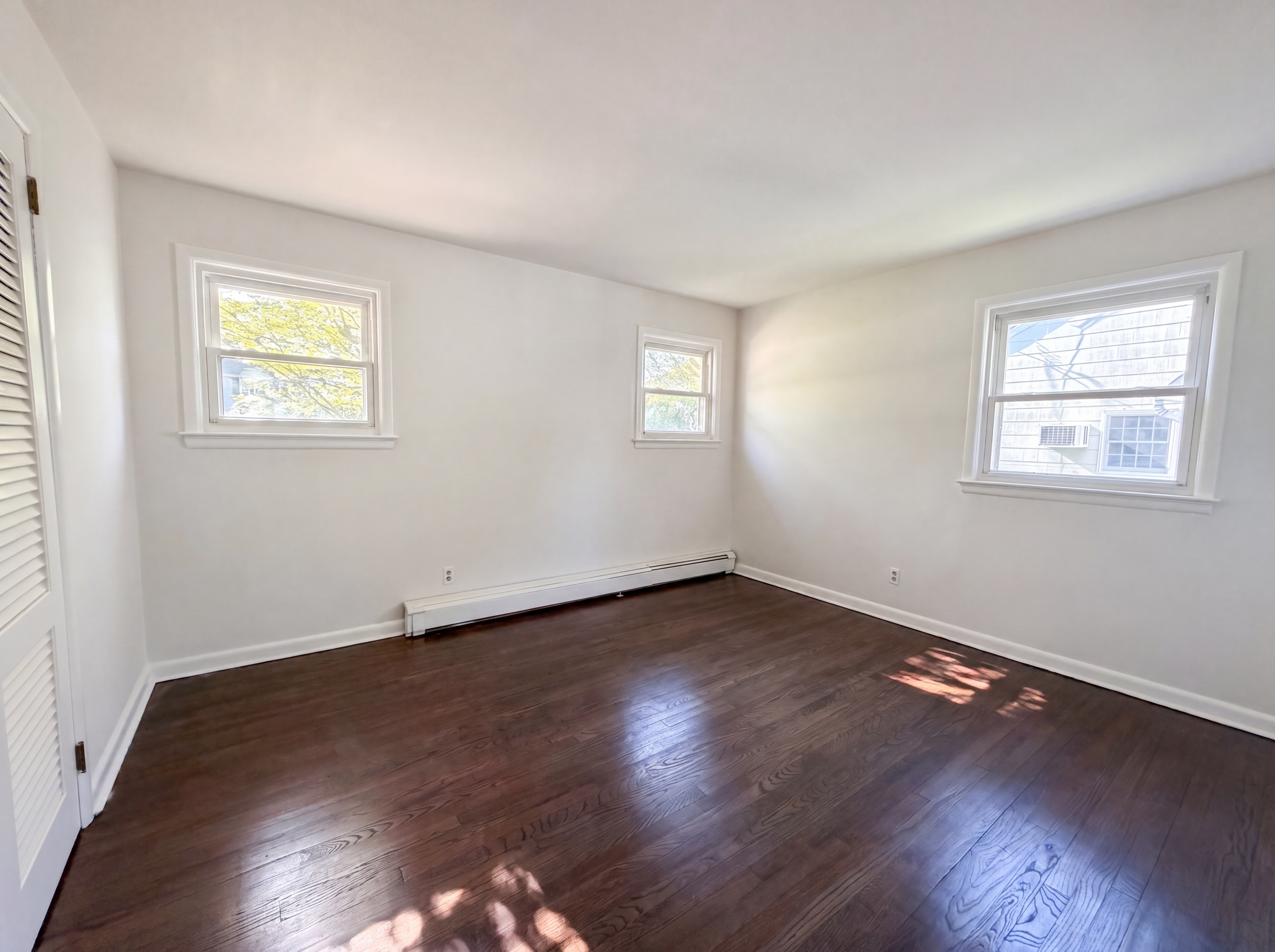 Photo 4 of 42 of 616 River Rd, Teaneck, NJ
