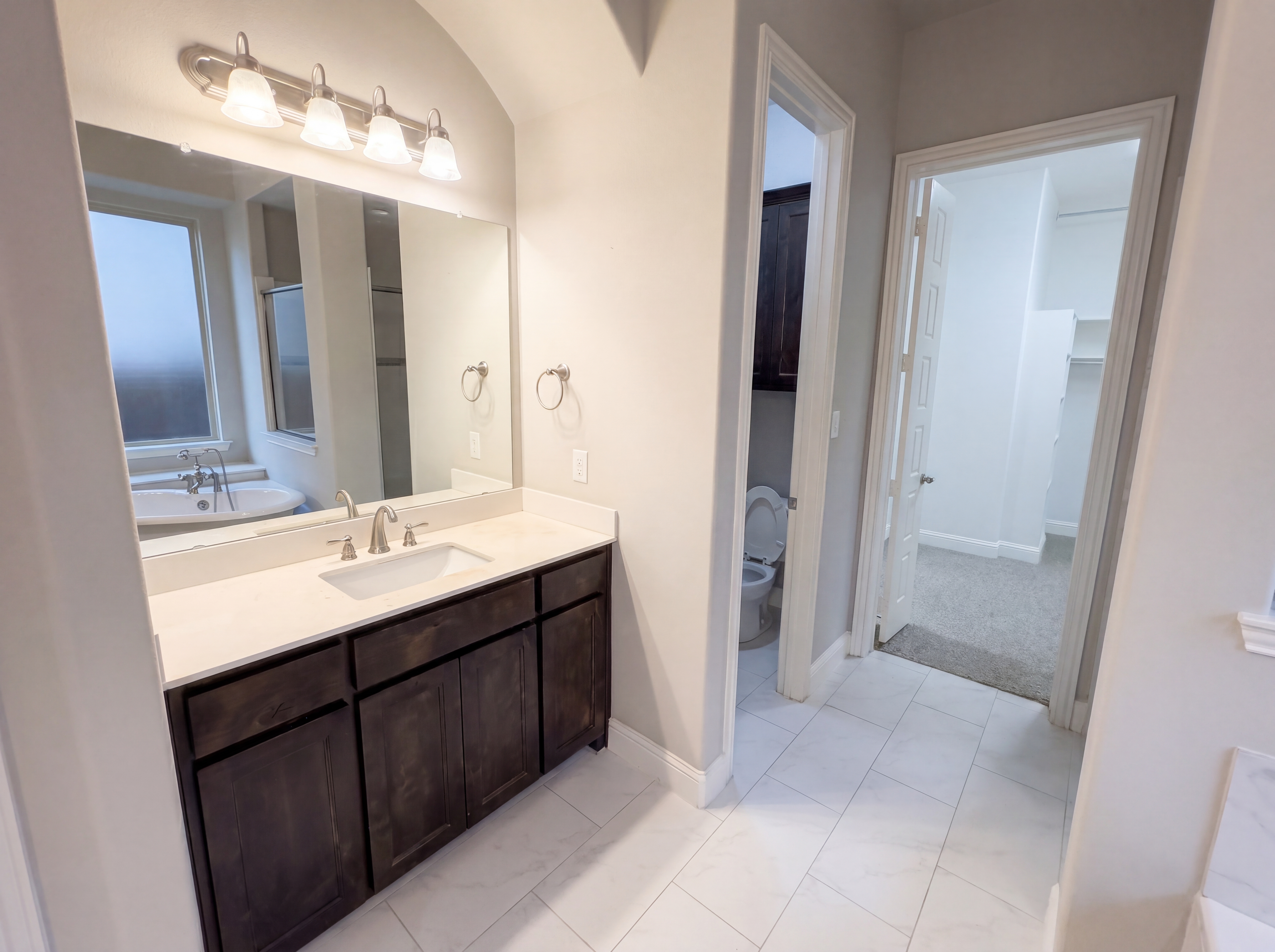 Photo 13 of 30 of 6452 Crystal Creek Dr, Frisco, TX