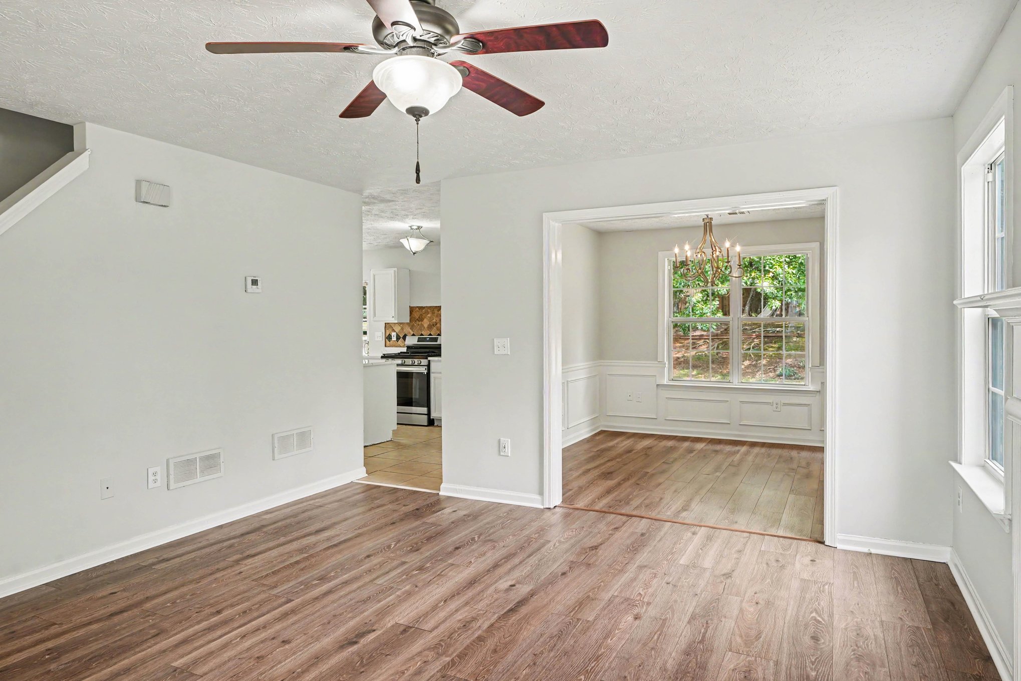 Photo 7 of 20 of 10502 Irongate Ln, Jonesboro, GA