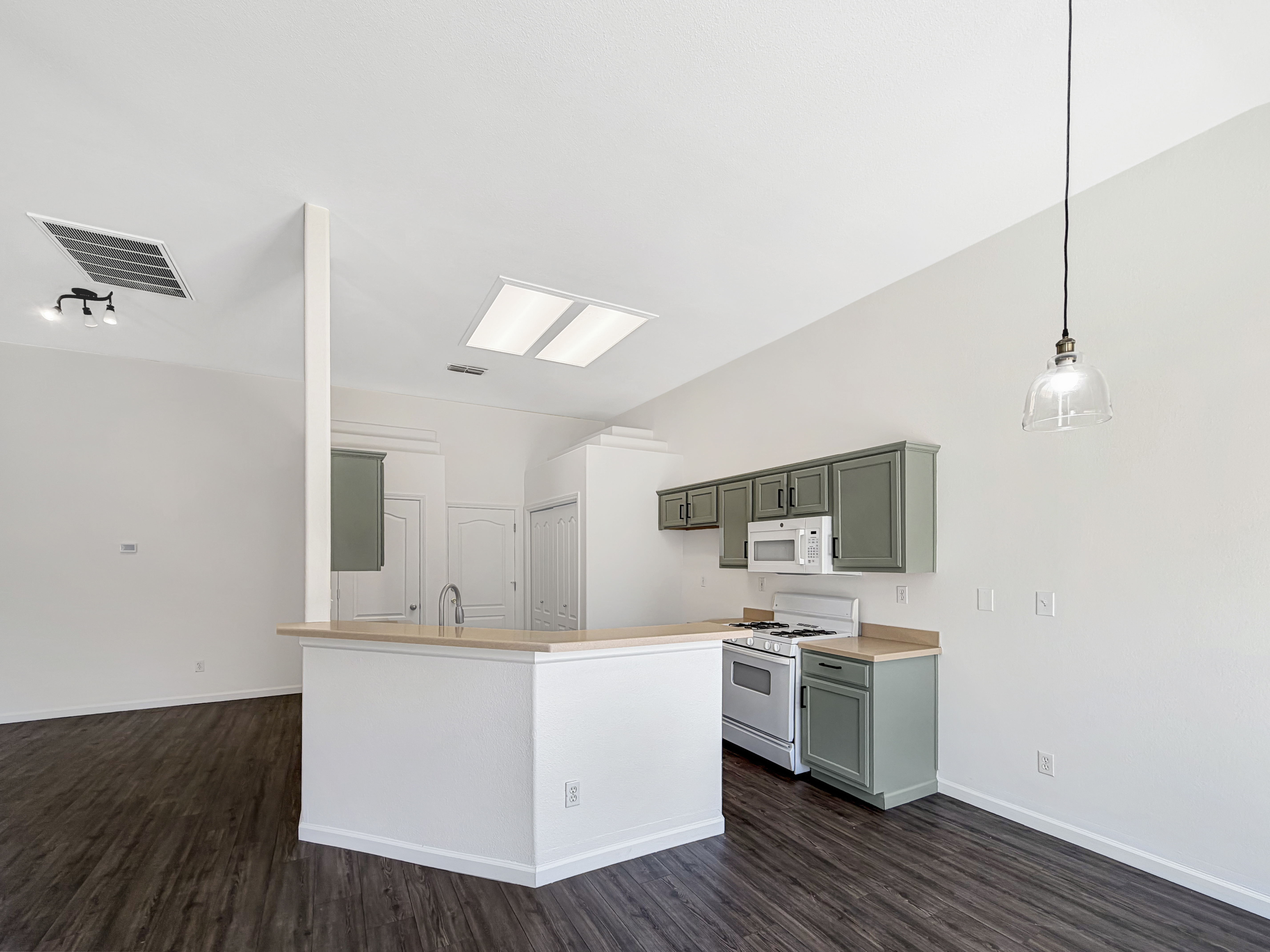 Photo 11 of 29 of 3990 Black Butte Cir, Stockton, CA