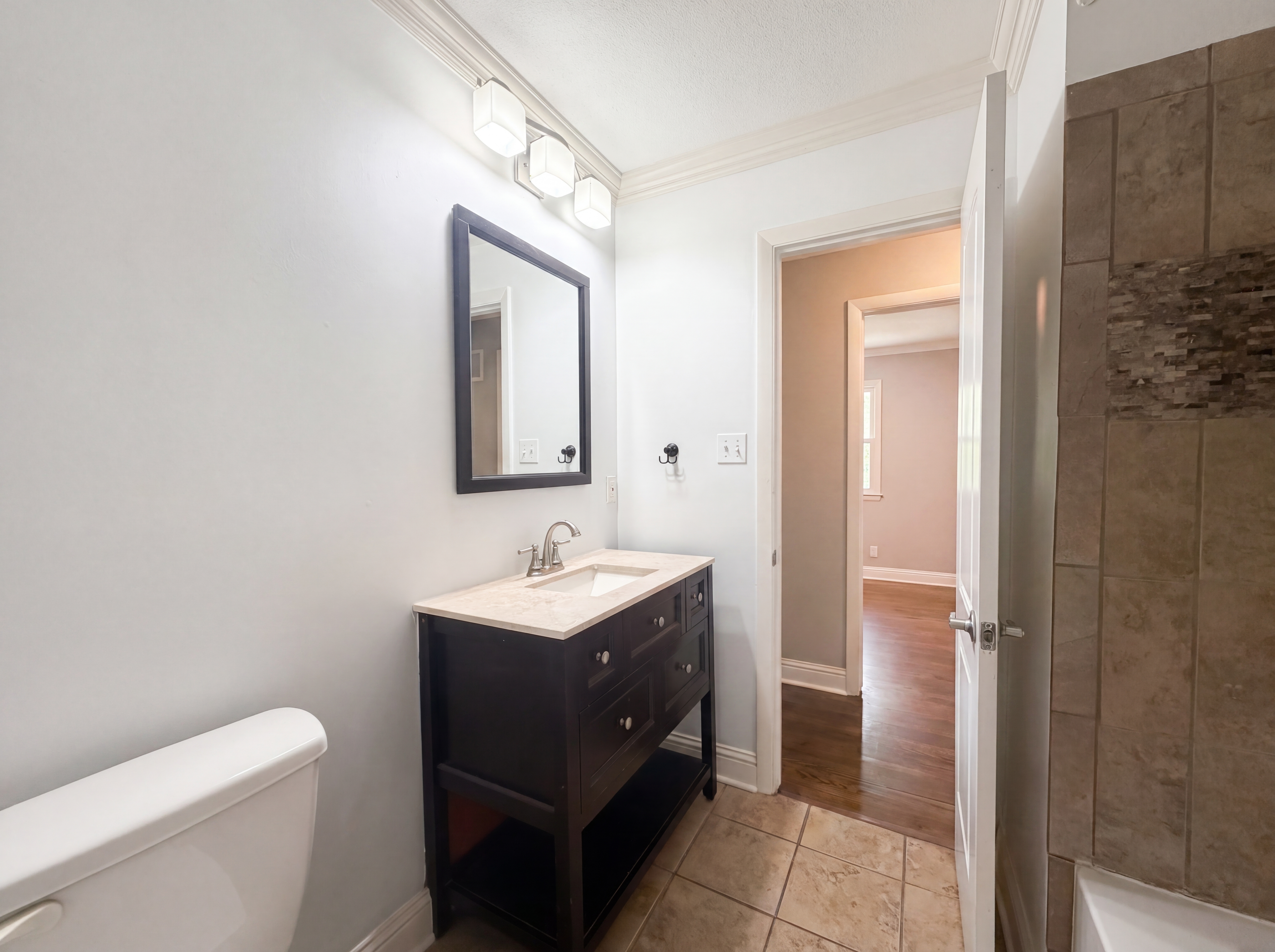 Photo 12 of 18 of 9716 Hardesty Ave, Kansas City, MO