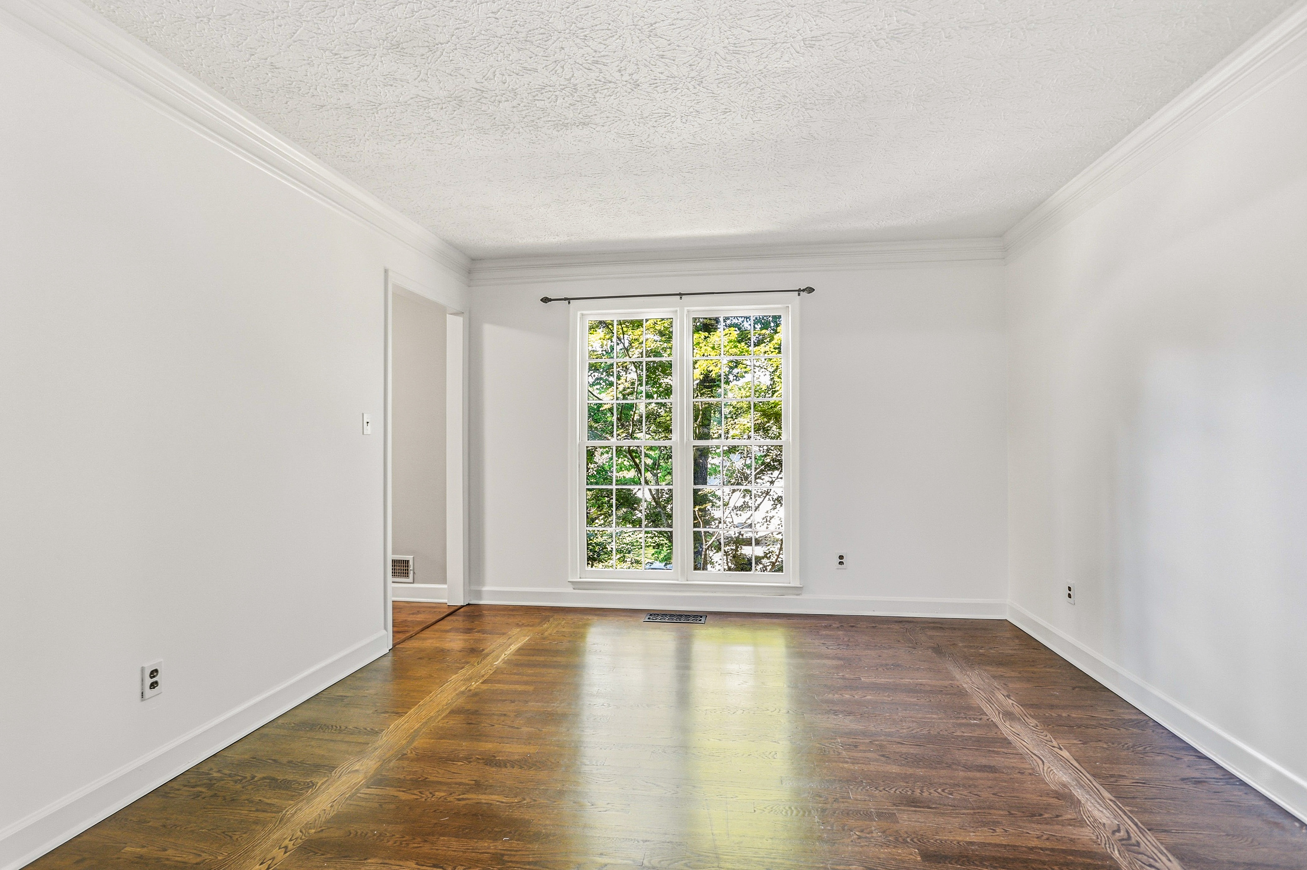 Photo 16 of 56 of 2696 S Arbor Dr, Marietta, GA