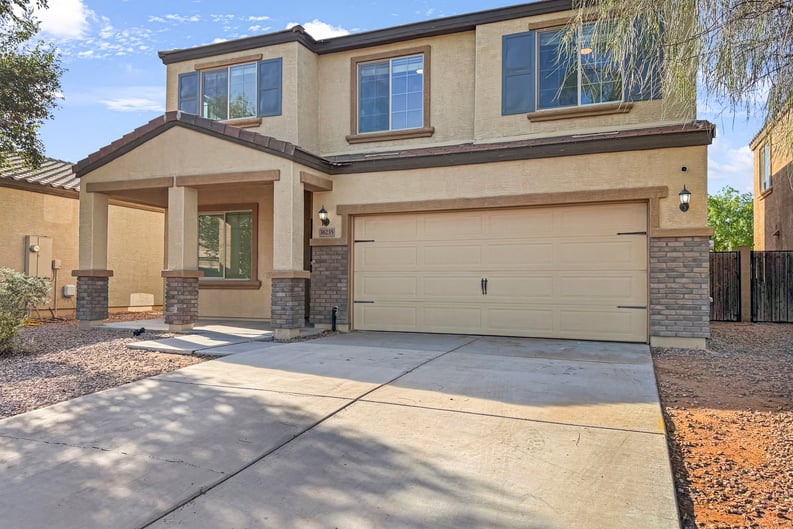 Property photo 1 of 38235 W La Paz St
