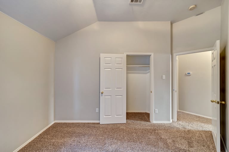 Photo 25 of 28 - 5573 Lawnsberry Dr, Fort Worth, TX 76137