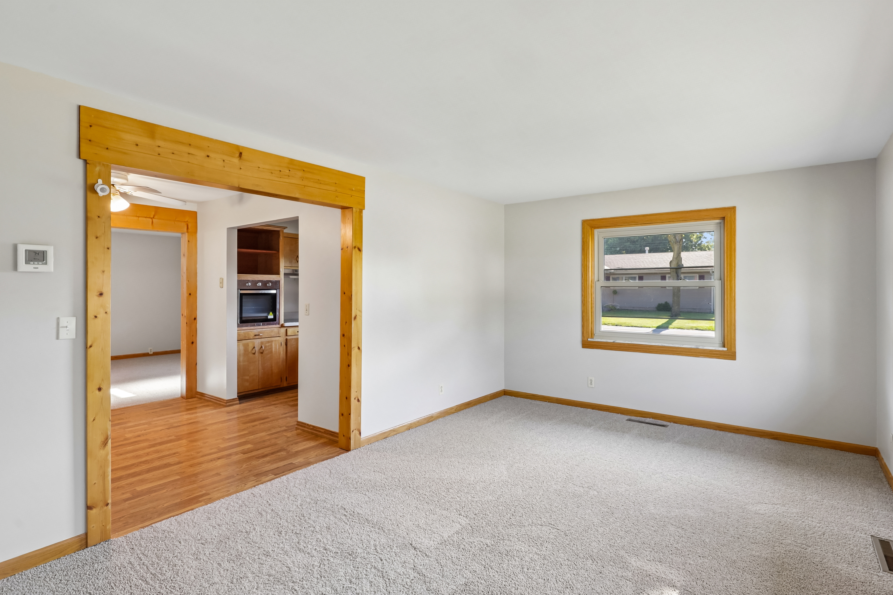 Photo 14 of 38 of 48 S Circle Dr, Germantown, OH