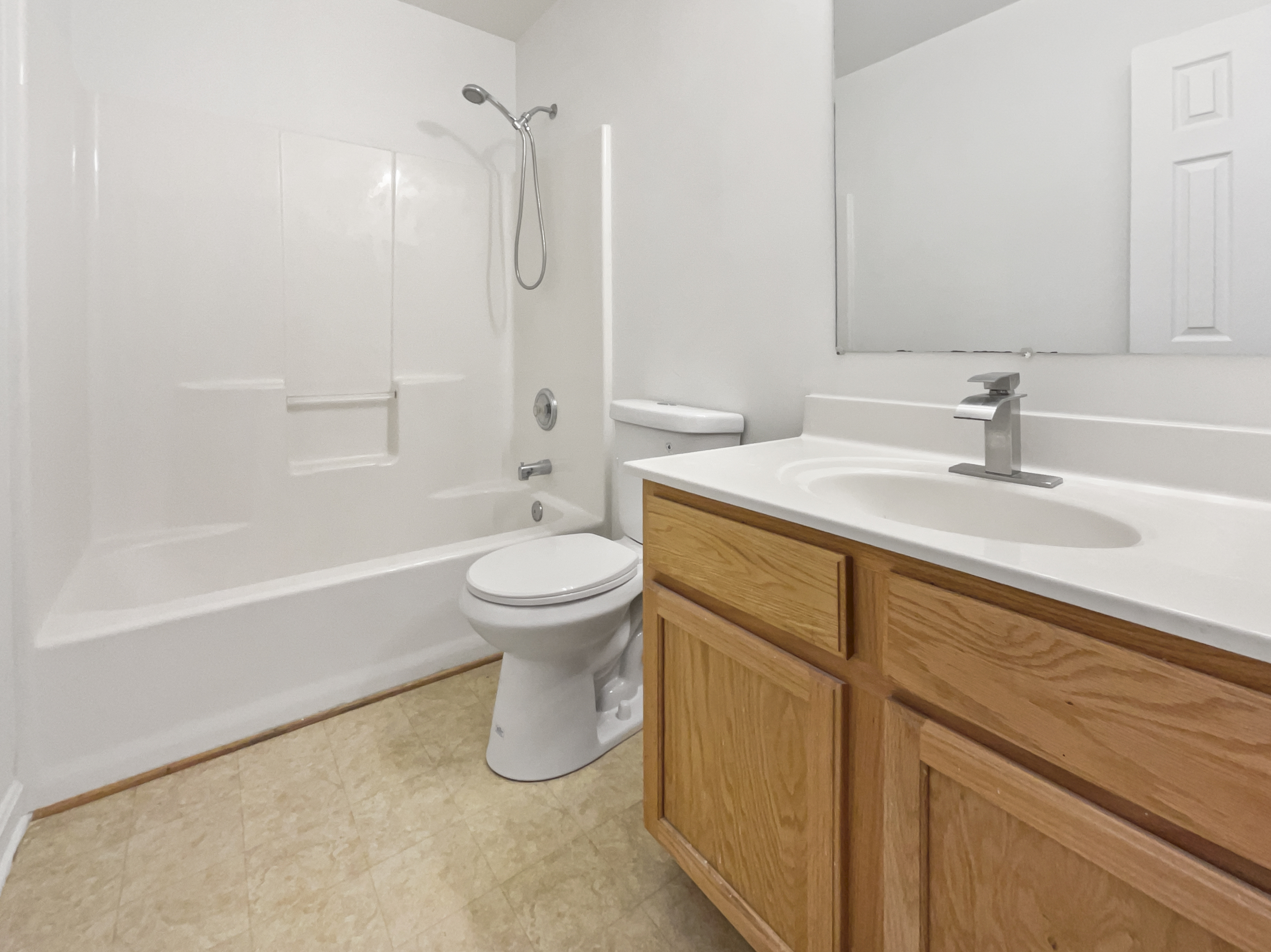 Photo 22 of 45 of 10800 Nautica Pl, White Plains, MD