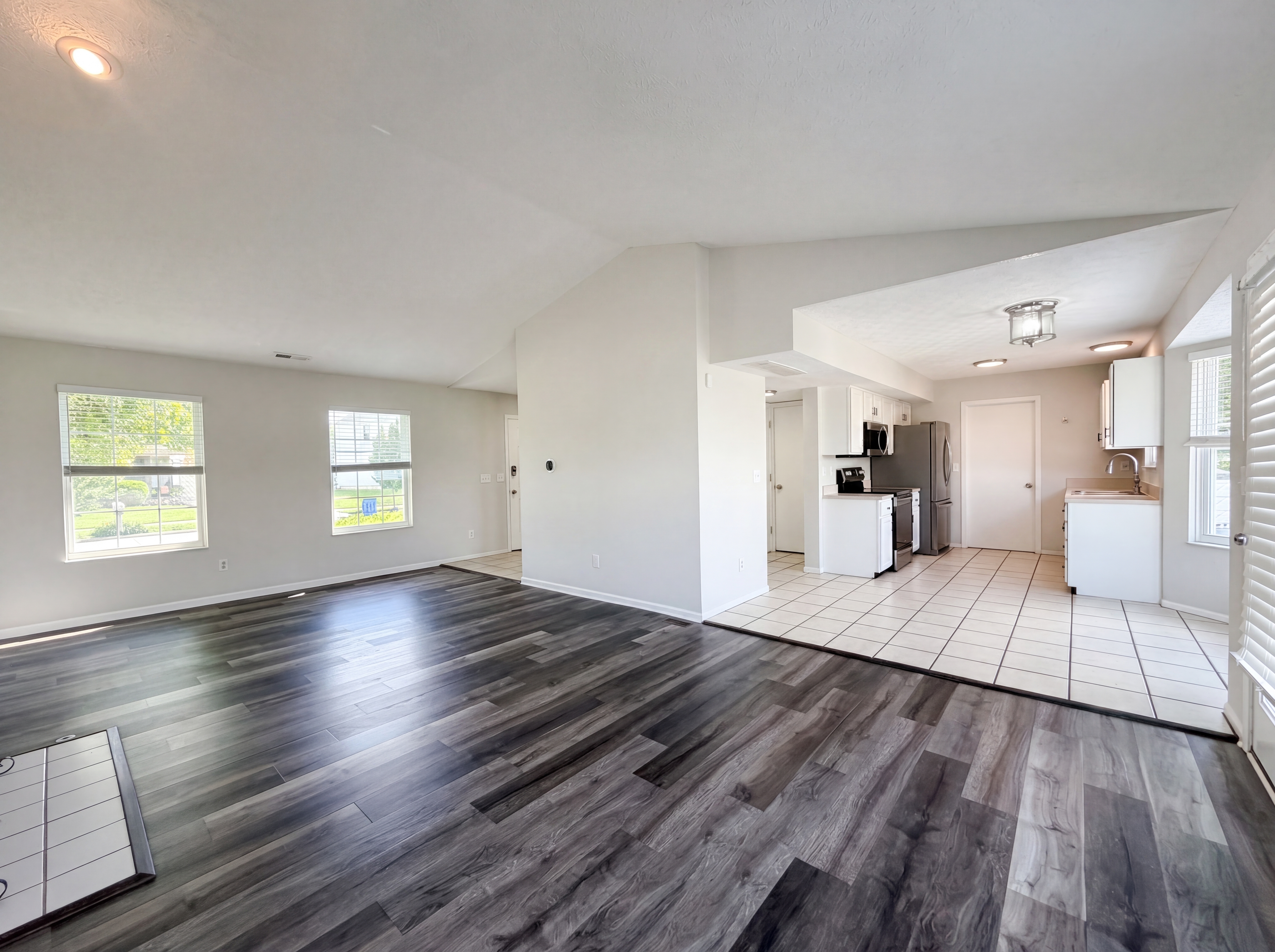 Photo 6 of 25 of 7296 Candlestone Dr, Reynoldsburg, OH