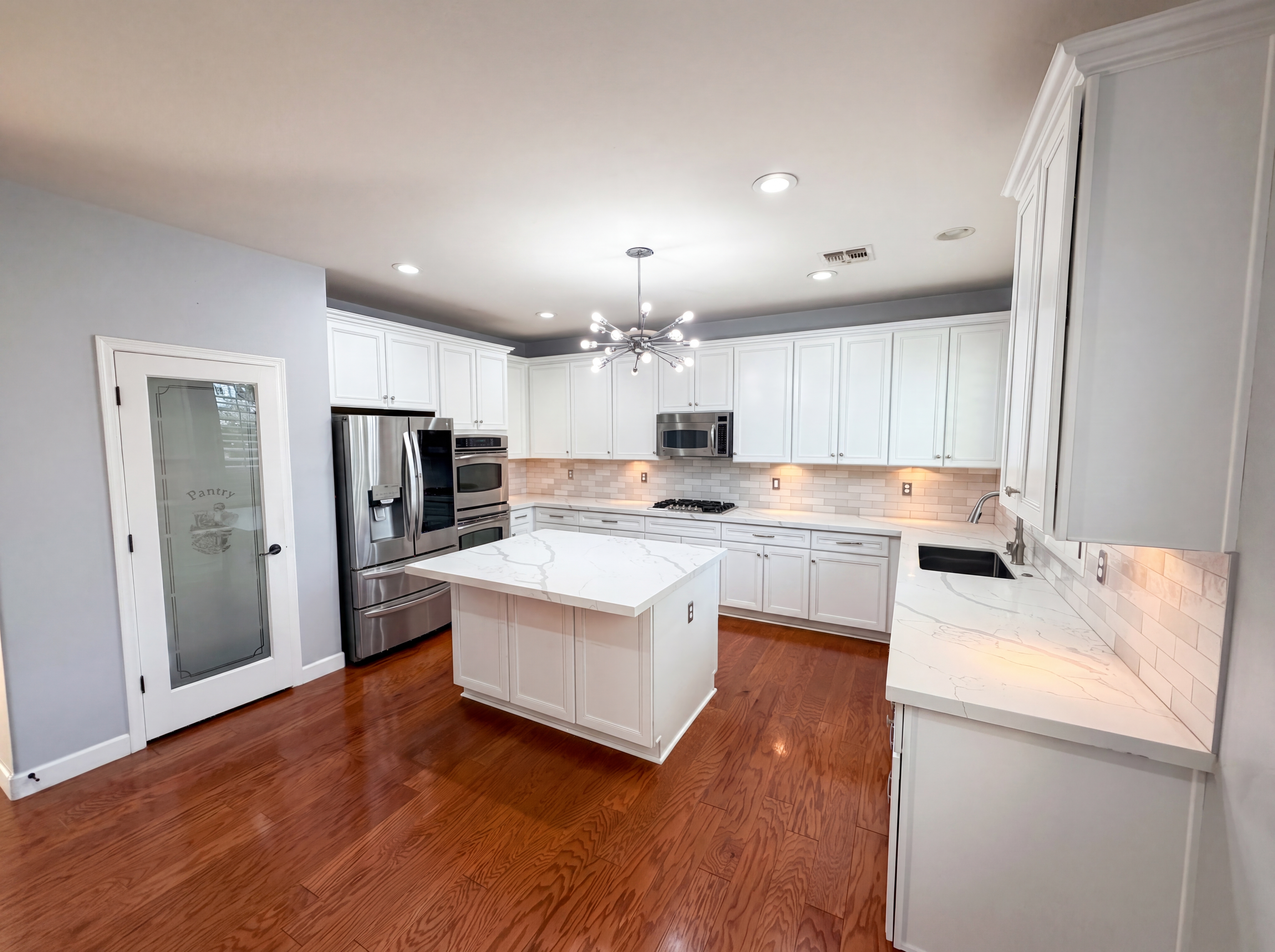 Photo 8 of 39 of 2113 W Eagle Feather Rd, Phoenix, AZ