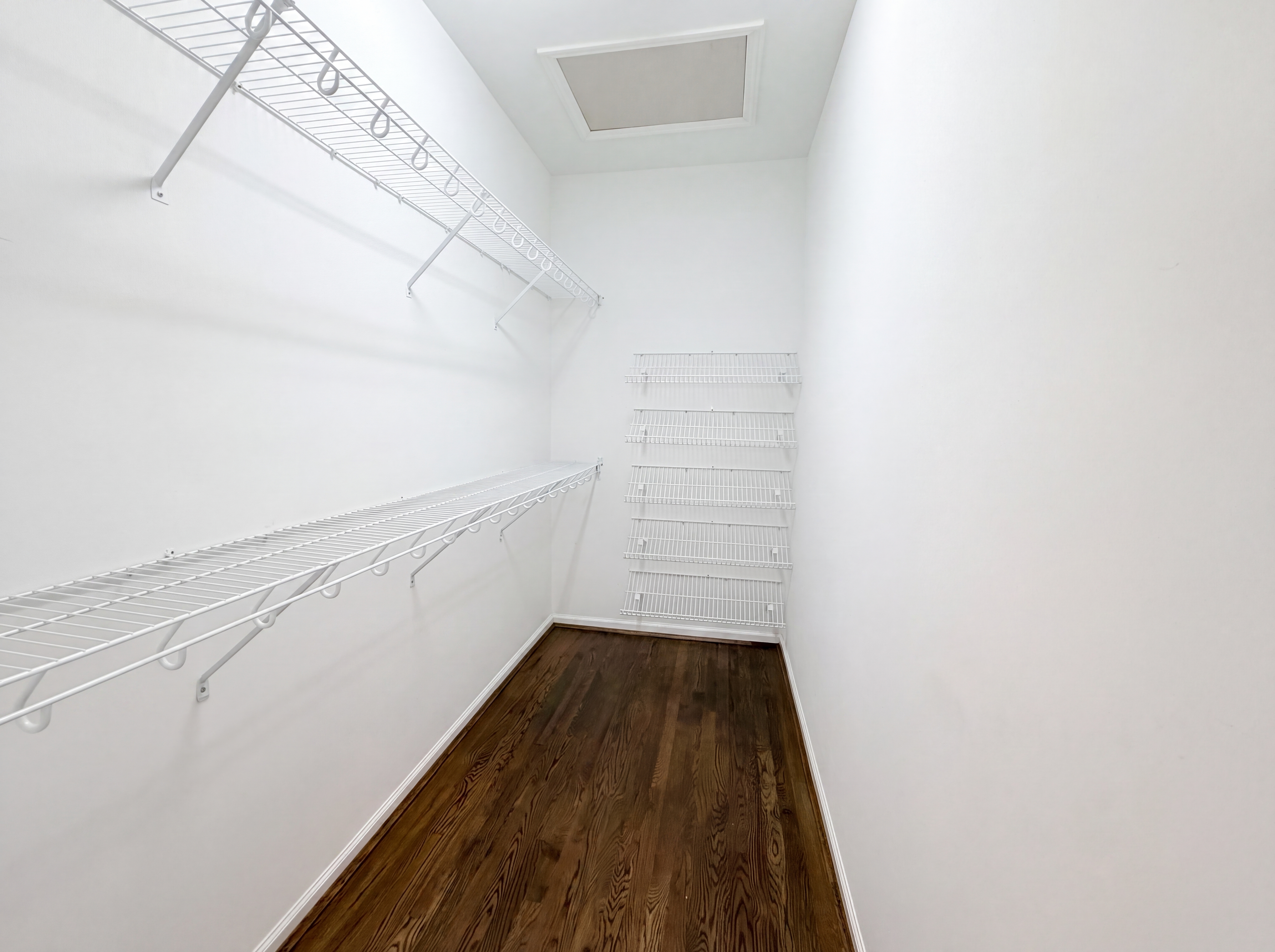 Photo 16 of 29 of 8016 Stonegate Dr, Cincinnati, OH