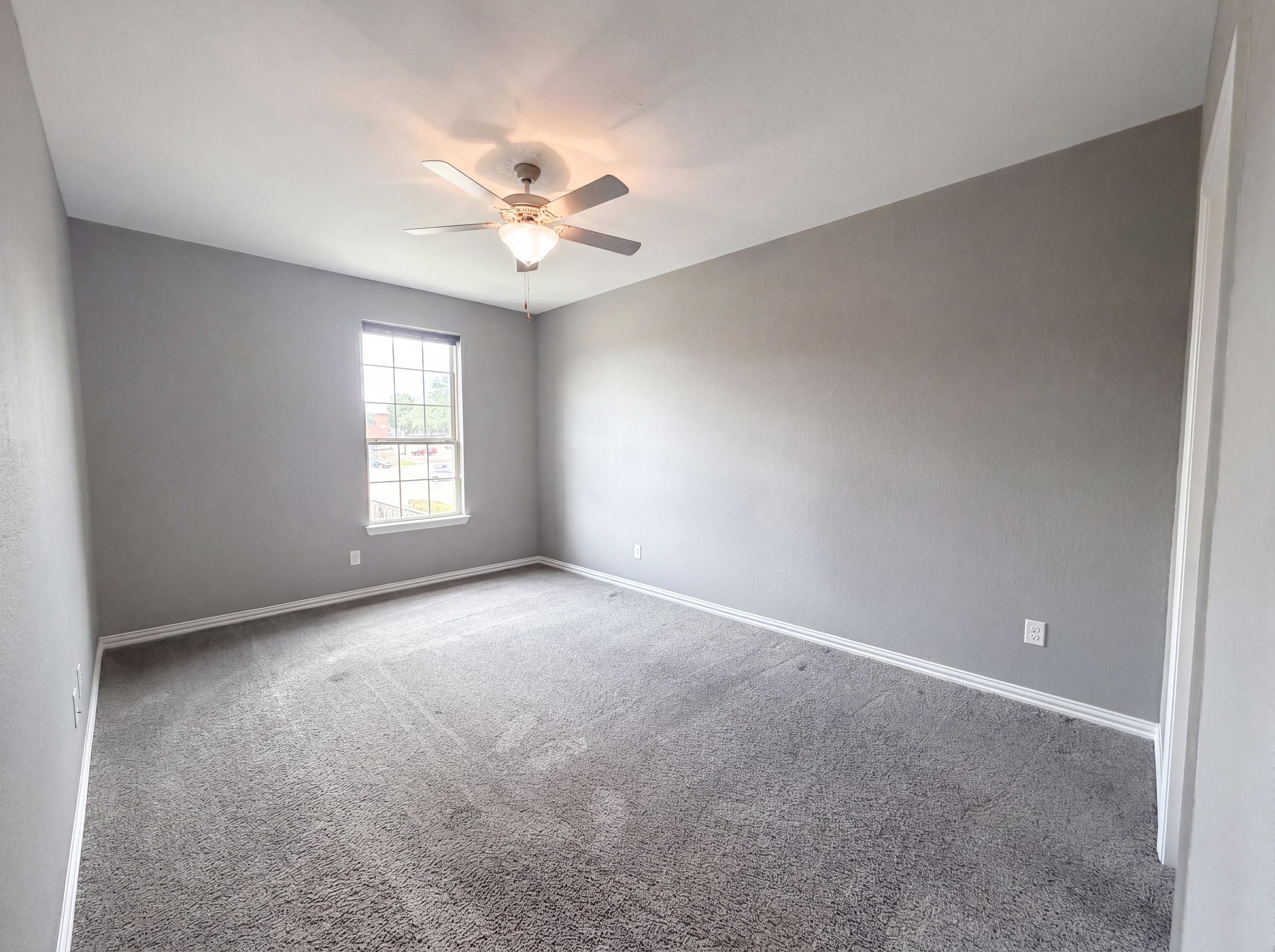 Photo 22 of 42 of 7221 Durand Dr, Irving, TX