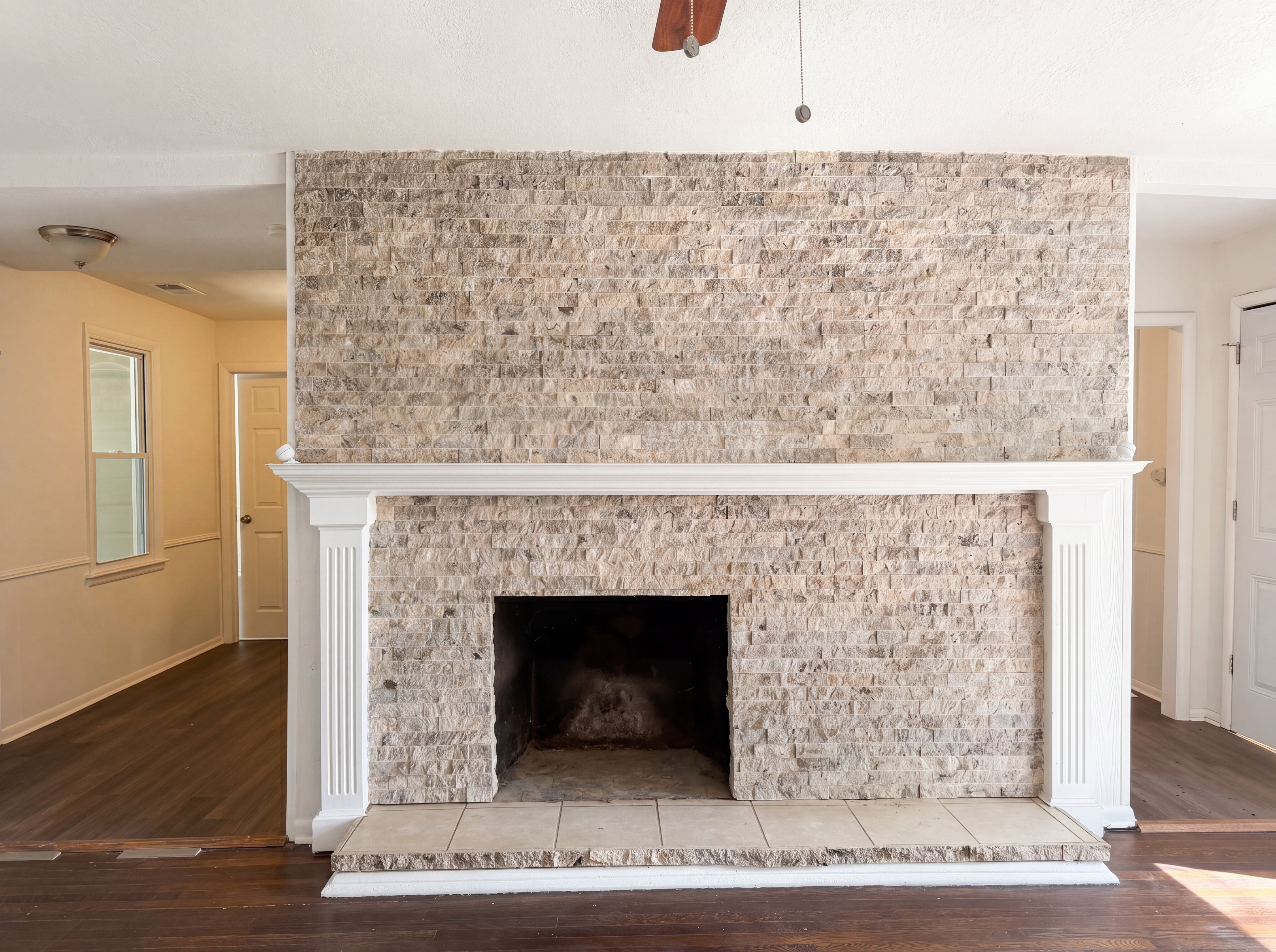 Photo 10 of 16 of 1825 NE Bren Mar Rd, Lees Summit, MO