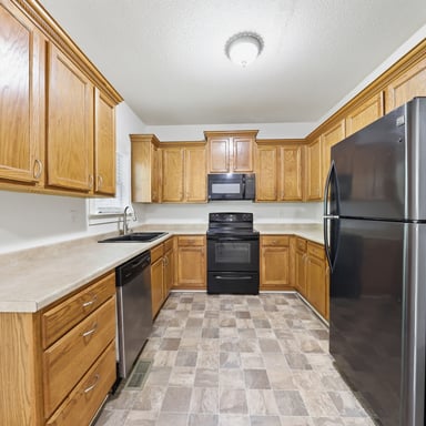 Property photo 2 of 117 E Woodland Mnr