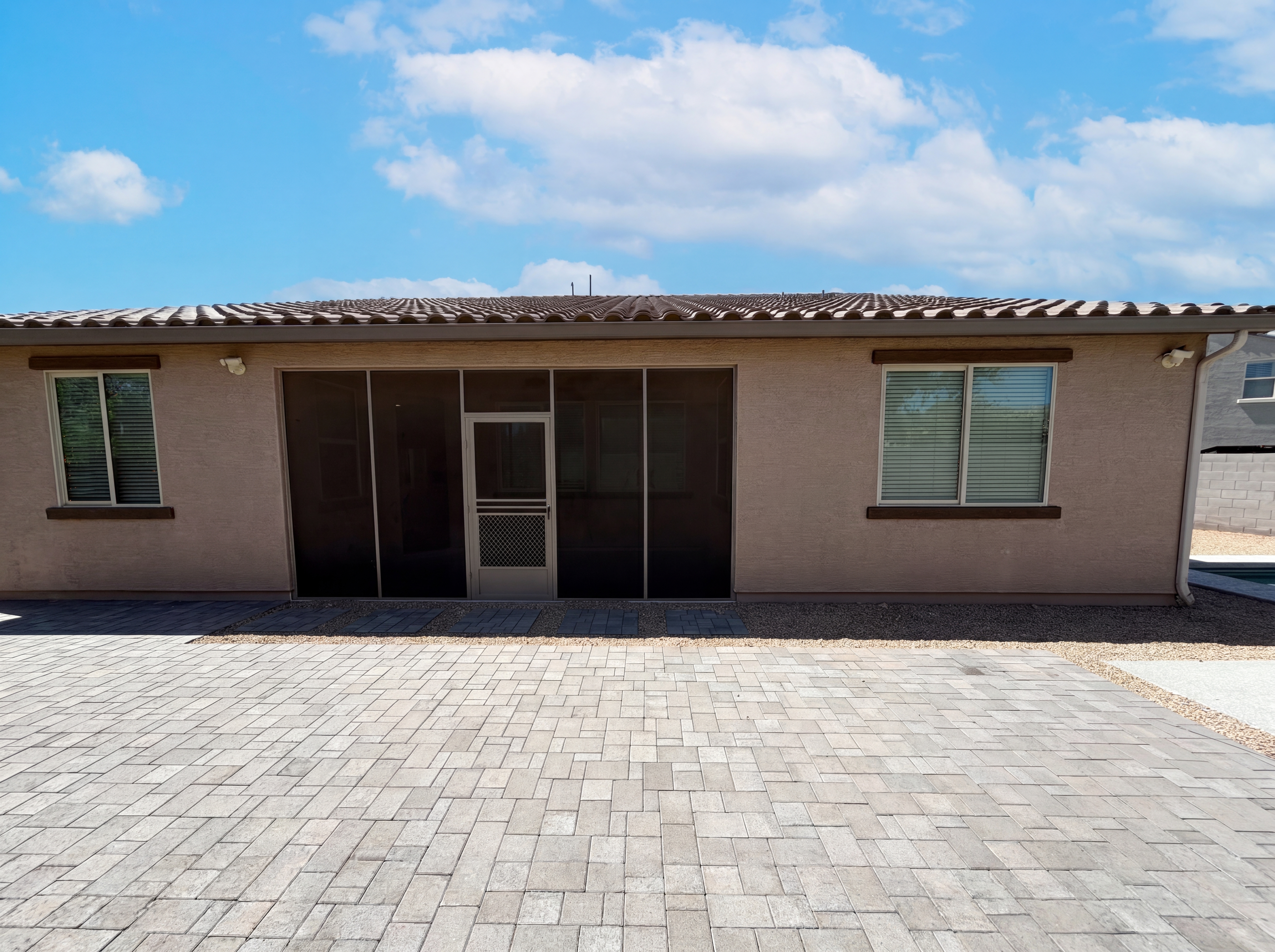 Photo 33 of 38 of 18840 W Mercer Ln, Surprise, AZ