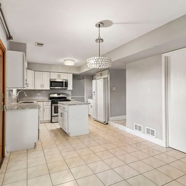 Property photo 3 of 702 Buffalo Cir