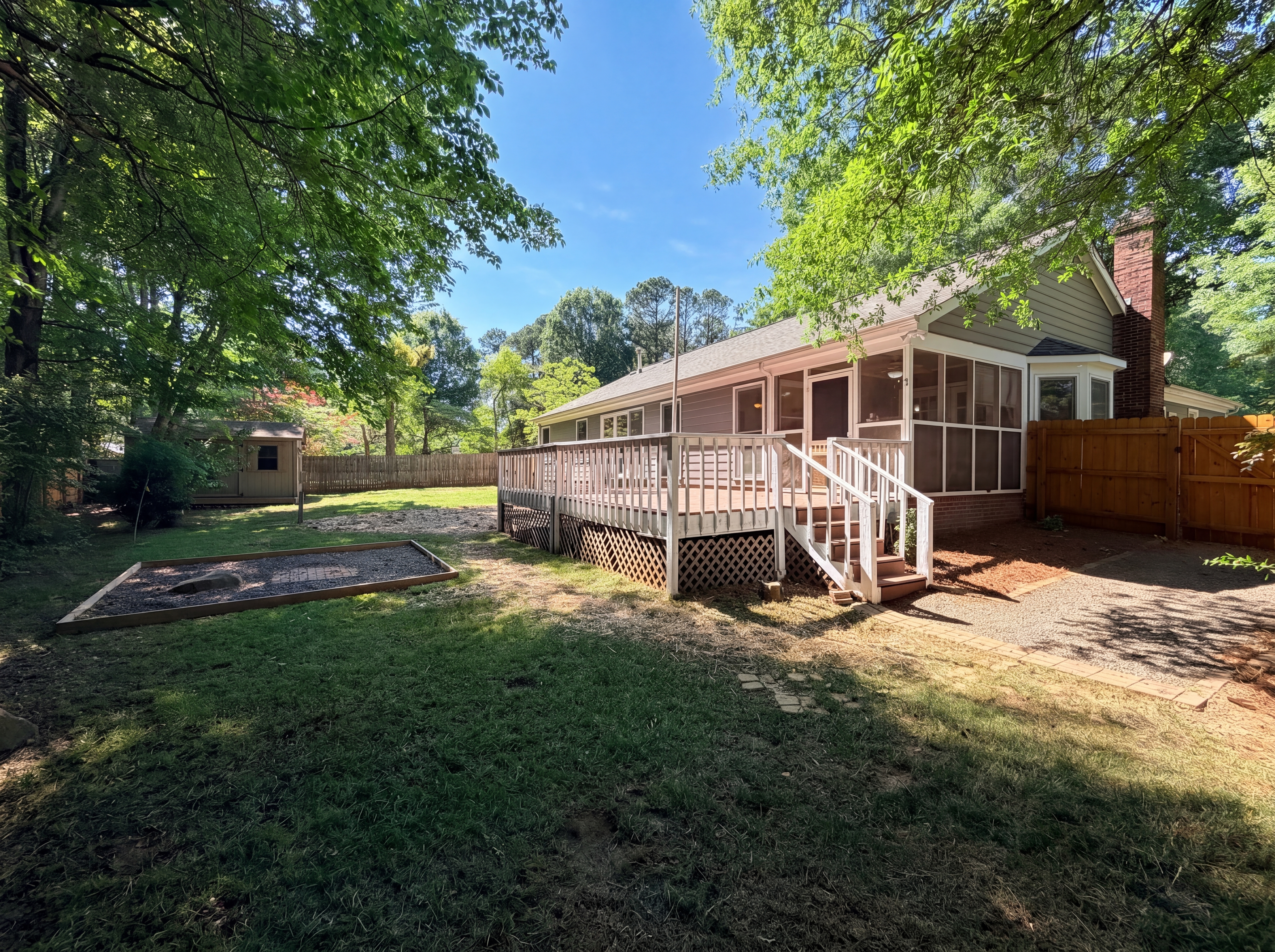 Photo 8 of 19 of 13622 Tynecastle Ln, Matthews, NC