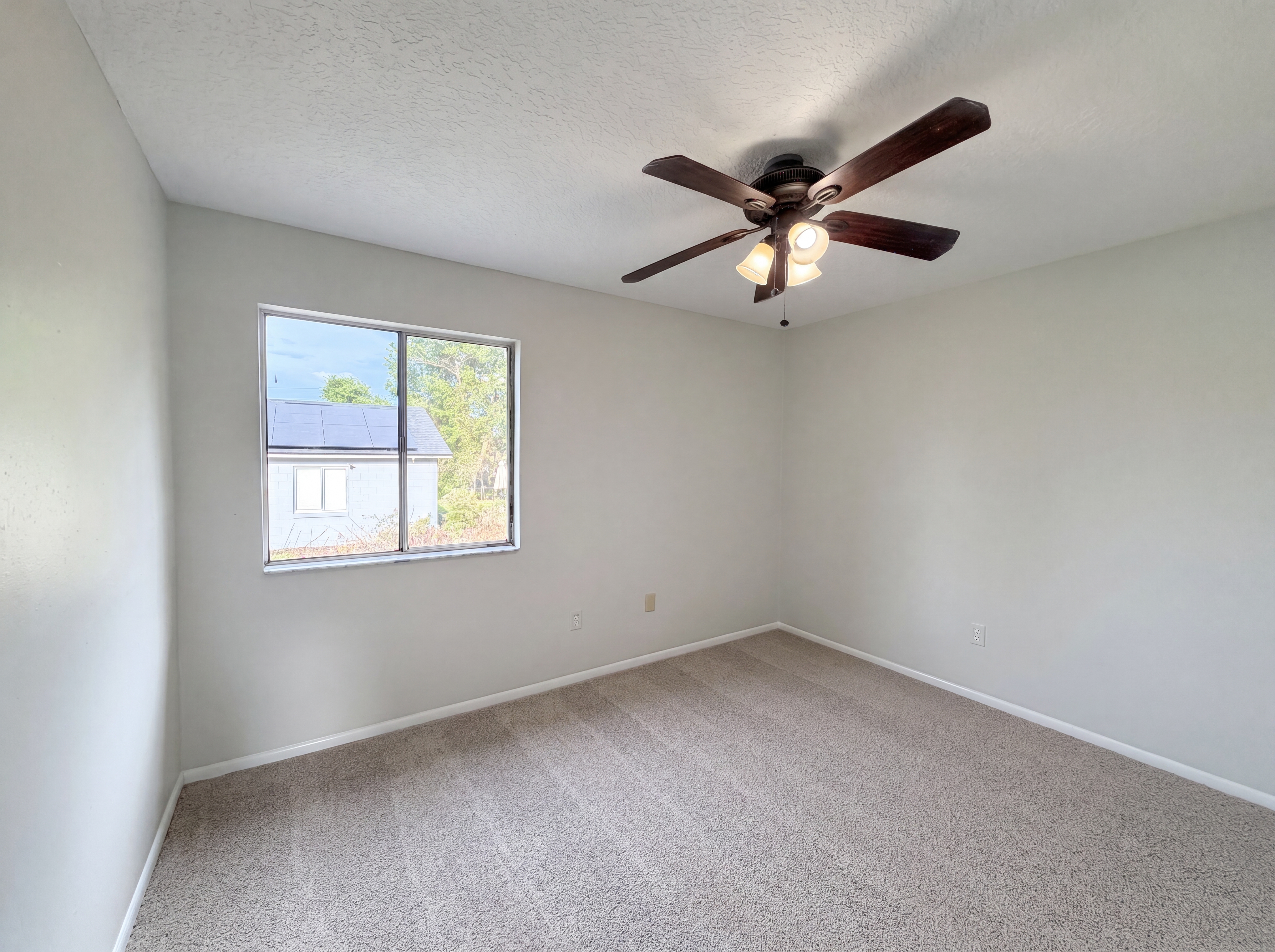 Photo 10 of 18 of 3143 Boxelder St, Deltona, FL