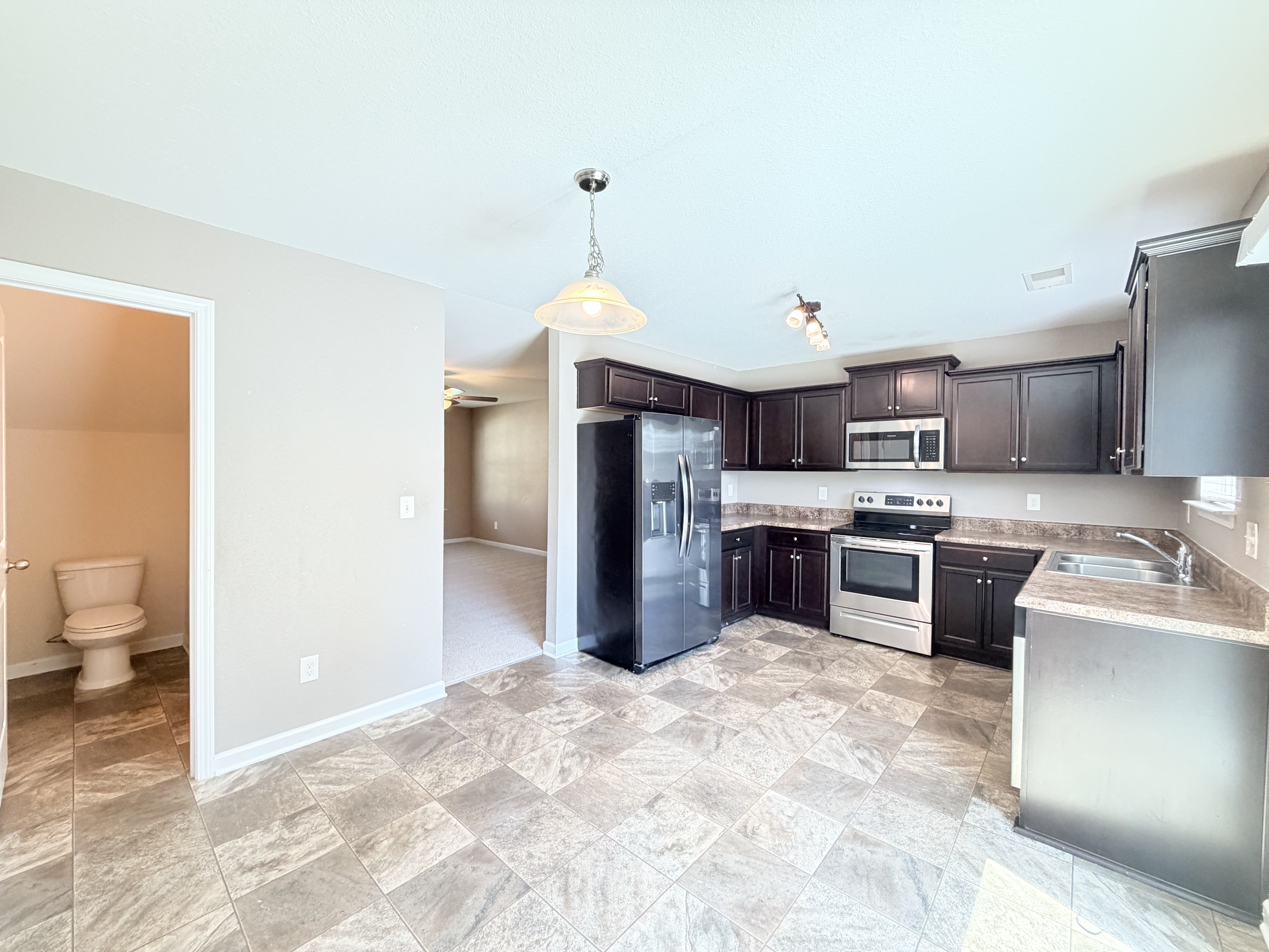 Photo 4 of 19 of 1578 Zeverly St, Winston Salem, NC