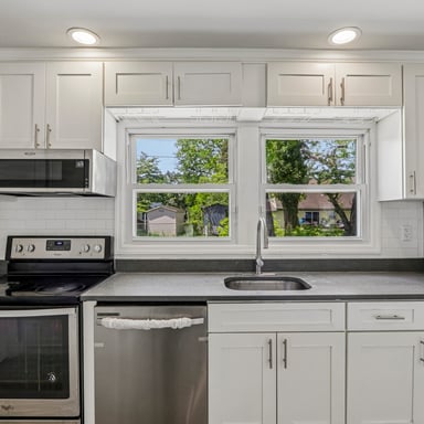 Property photo 2 of 6 Newport Ln