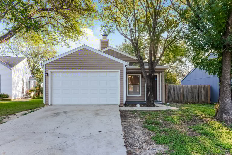 Photo 1 of 27 - 4018 Sun Harbour Dr, San Antonio, TX 78244