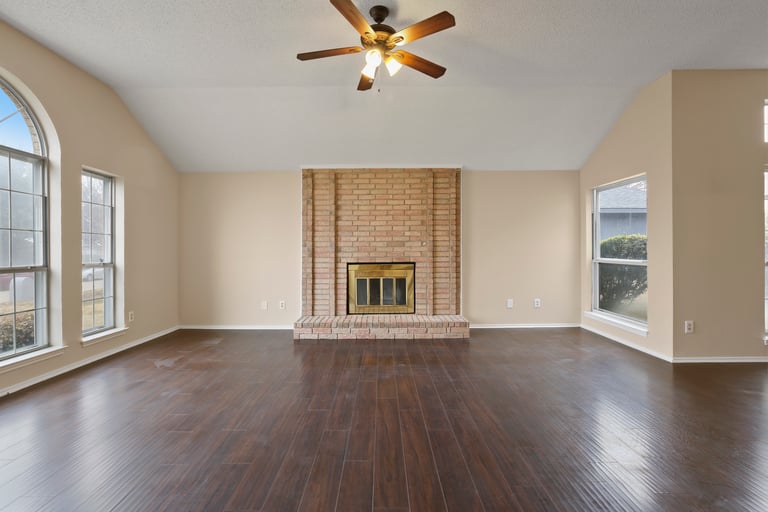Photo 9 of 26 - 1113 Rosewood Ln, Lancaster, TX 75146