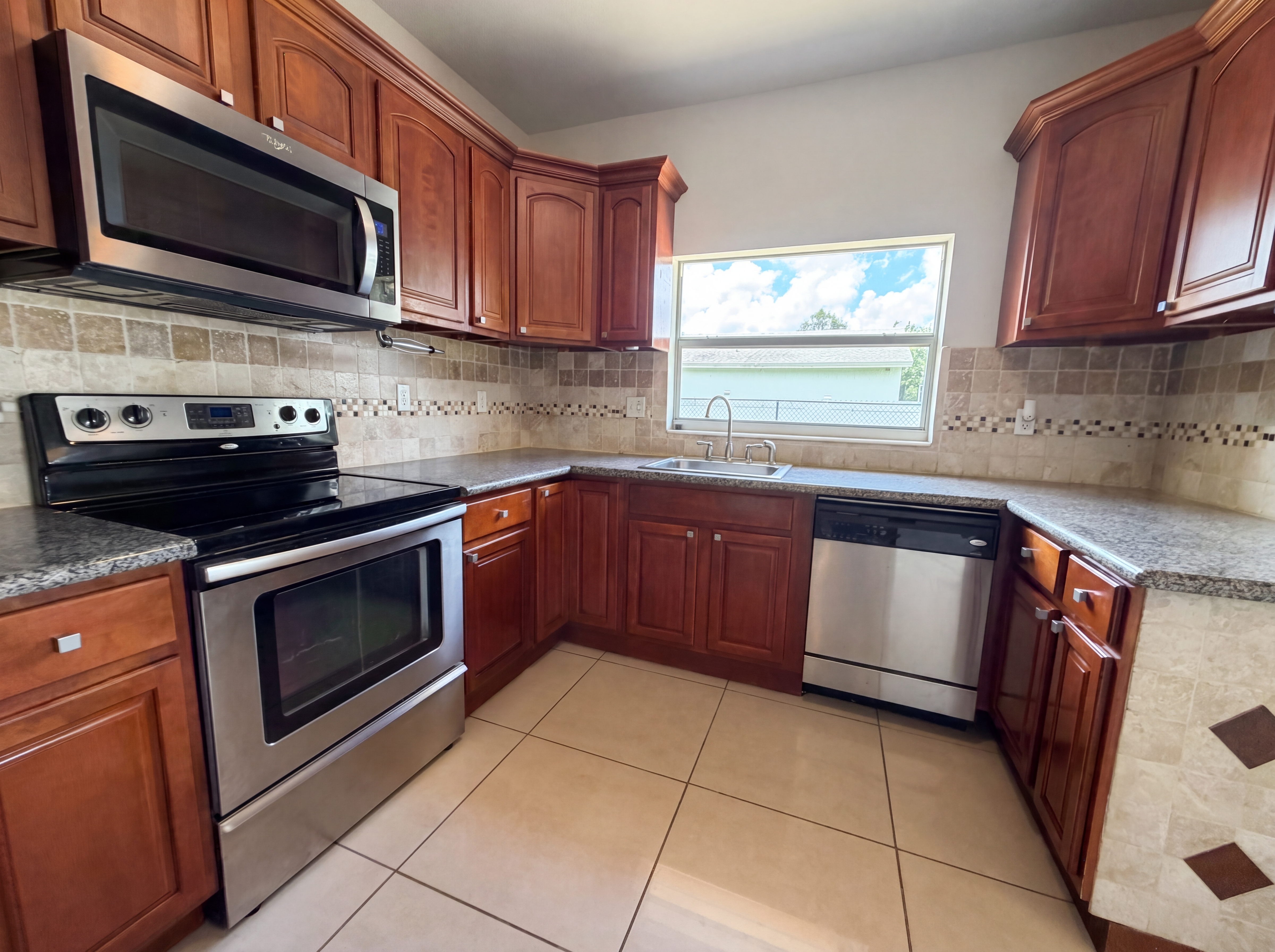 Photo 6 of 19 of 453 N Deerfield Ave, Deerfield Beach, FL