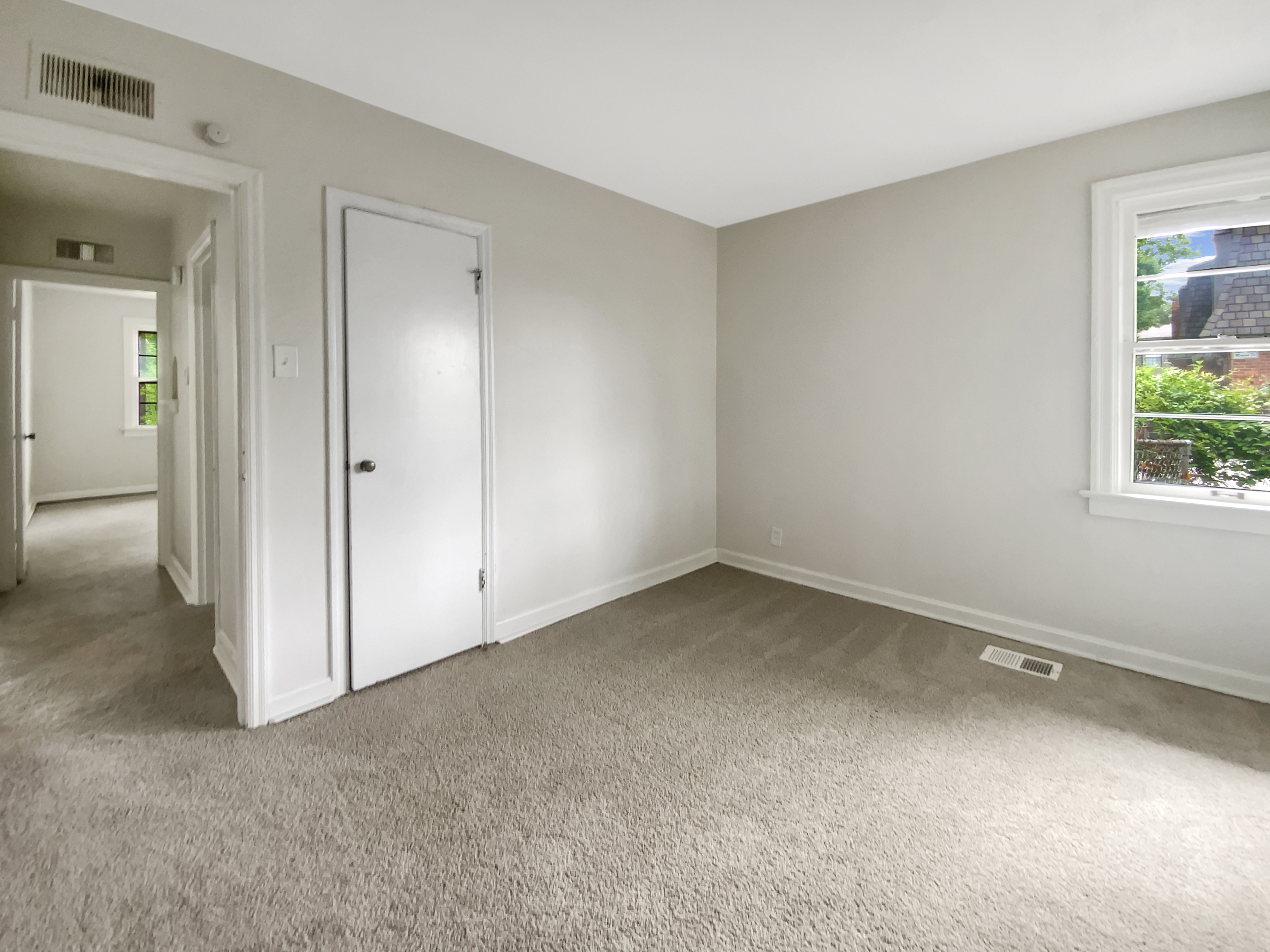 Photo 17 of 19 of 4127 Burnett Ave, Saint Louis, MO