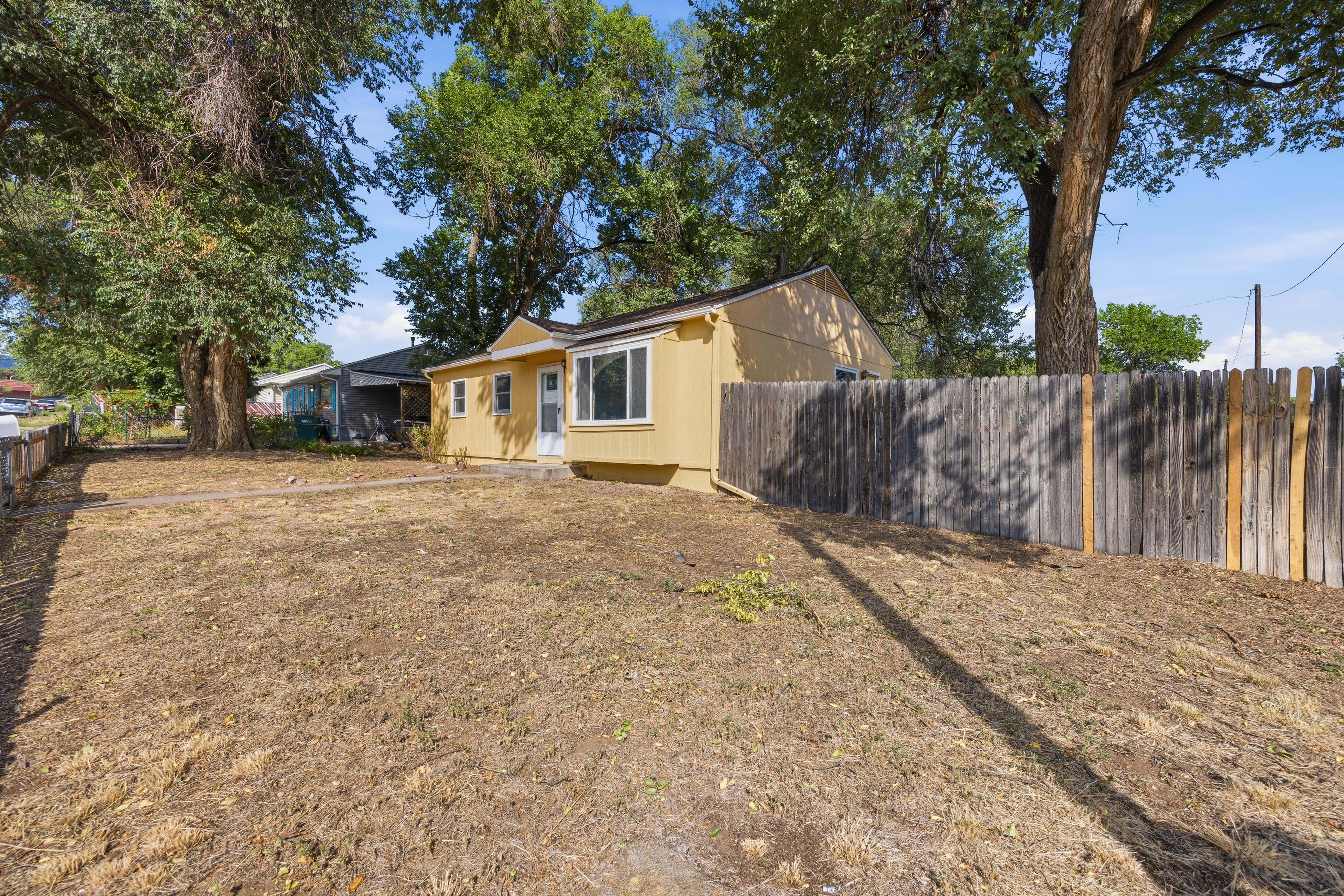 Photo 5 of 63 of 412 Lynn Ave, Colorado Springs, CO